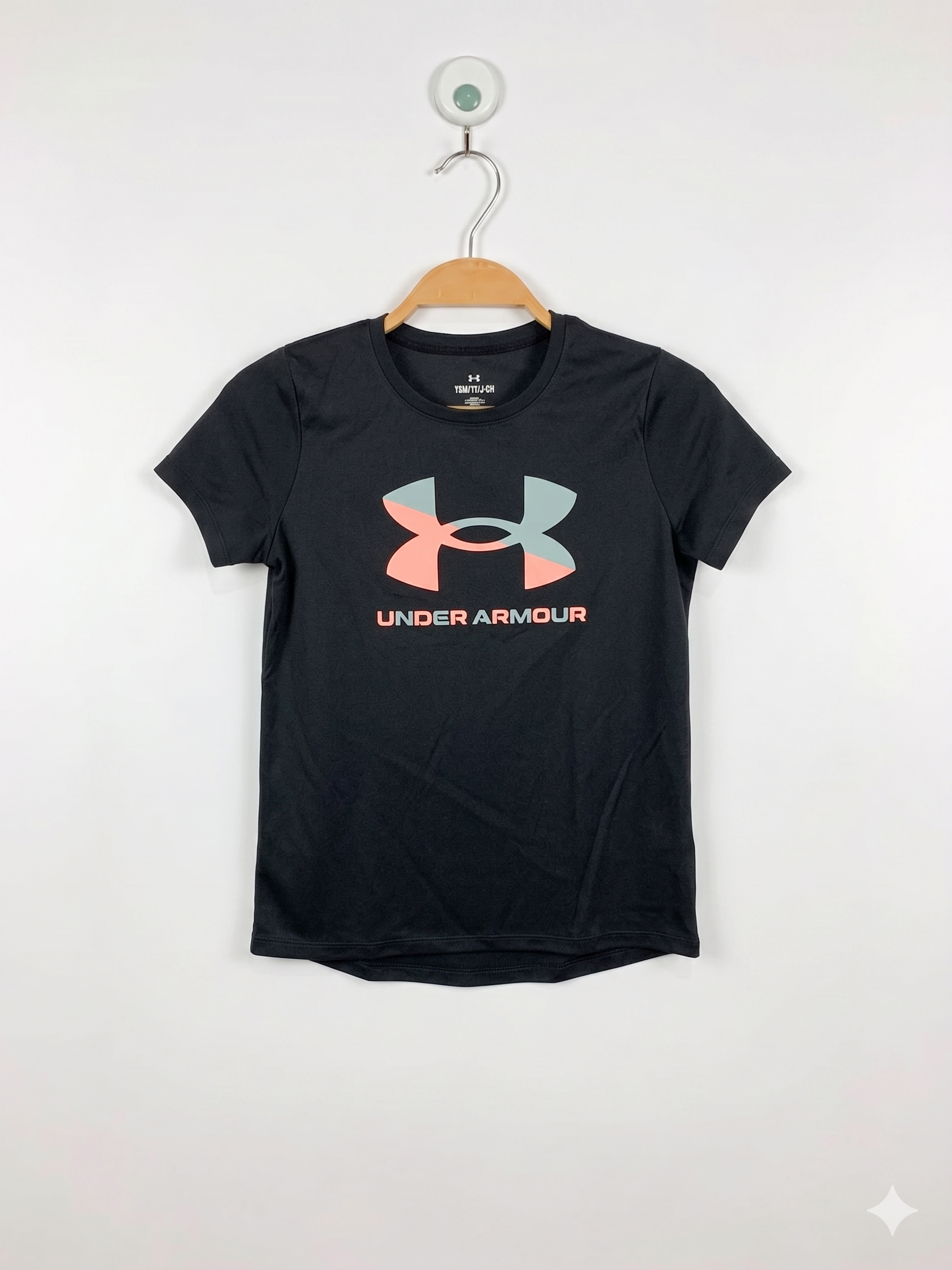 Under Armour Girls' Black Tech Graphic Short Sleeve Tee – Size Estimated Age: 7–8 Years. AB1