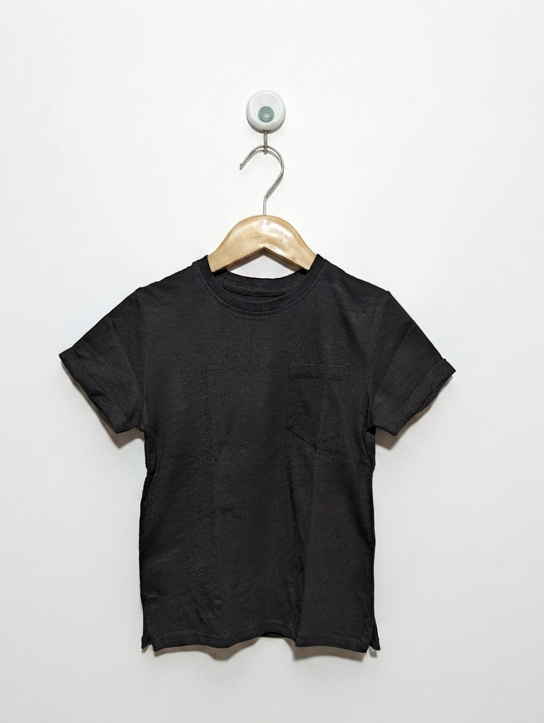 Primark Boys Black "Essential Pocket" Tee - Size 110 CM (Estimated Age 4-5 Years) AB2