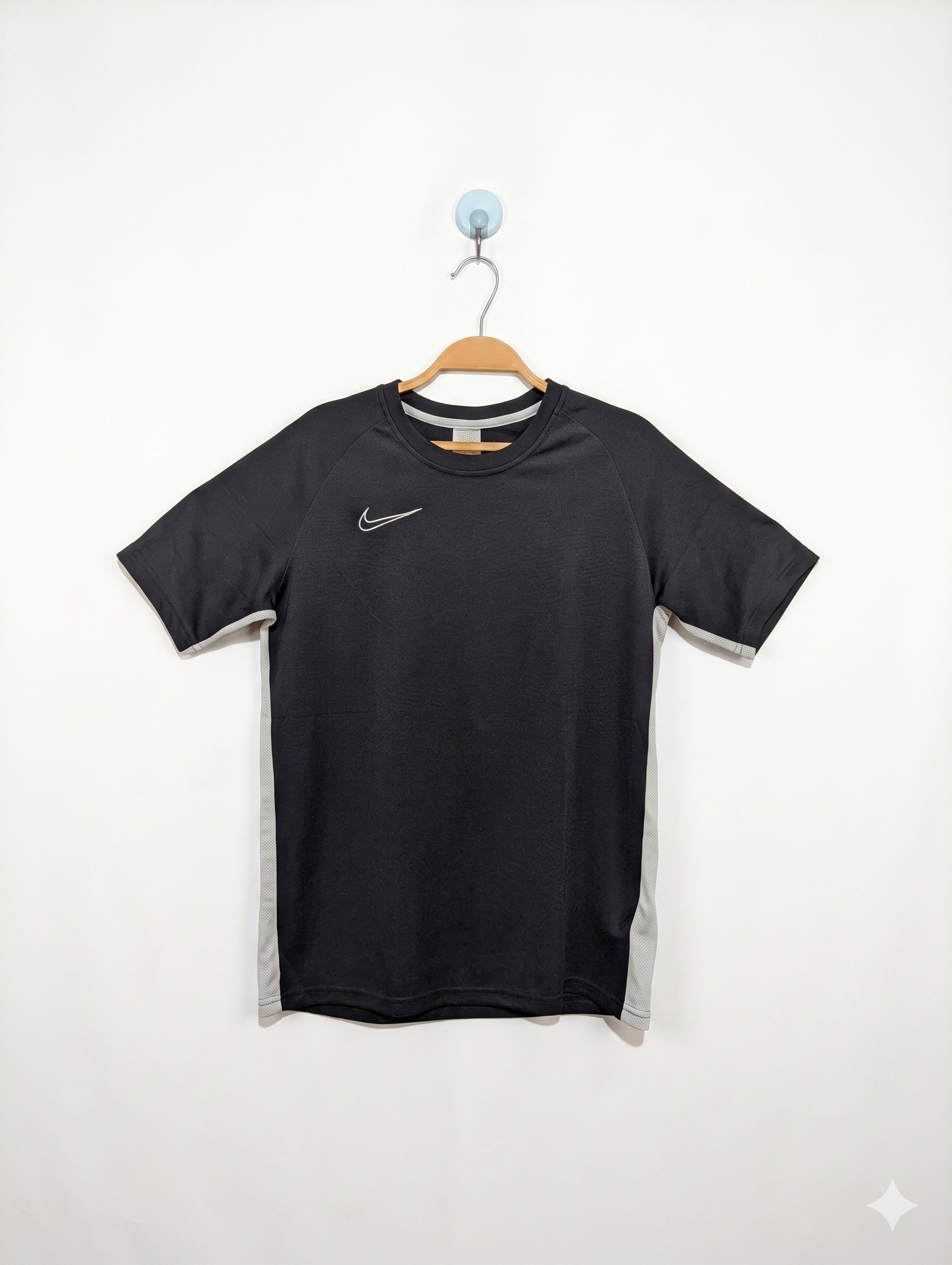 Nike Boys Dri-FIT Black Active Training Tee - Size XL (Estimated Age 13-14 Years) AB1