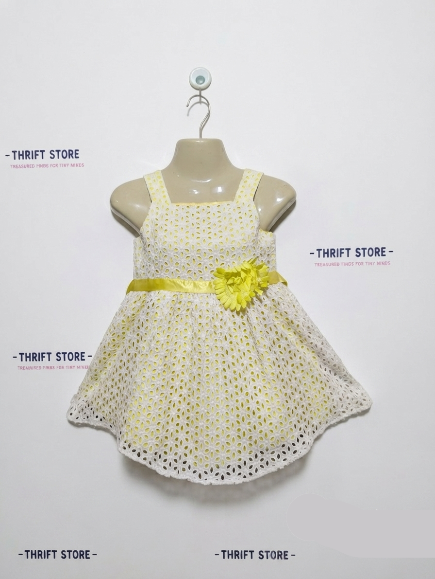 RARE TOO Girls Yellow Eyelet Embroidered Floral Dress - Size 6 Estimated Age 6 Years AB2