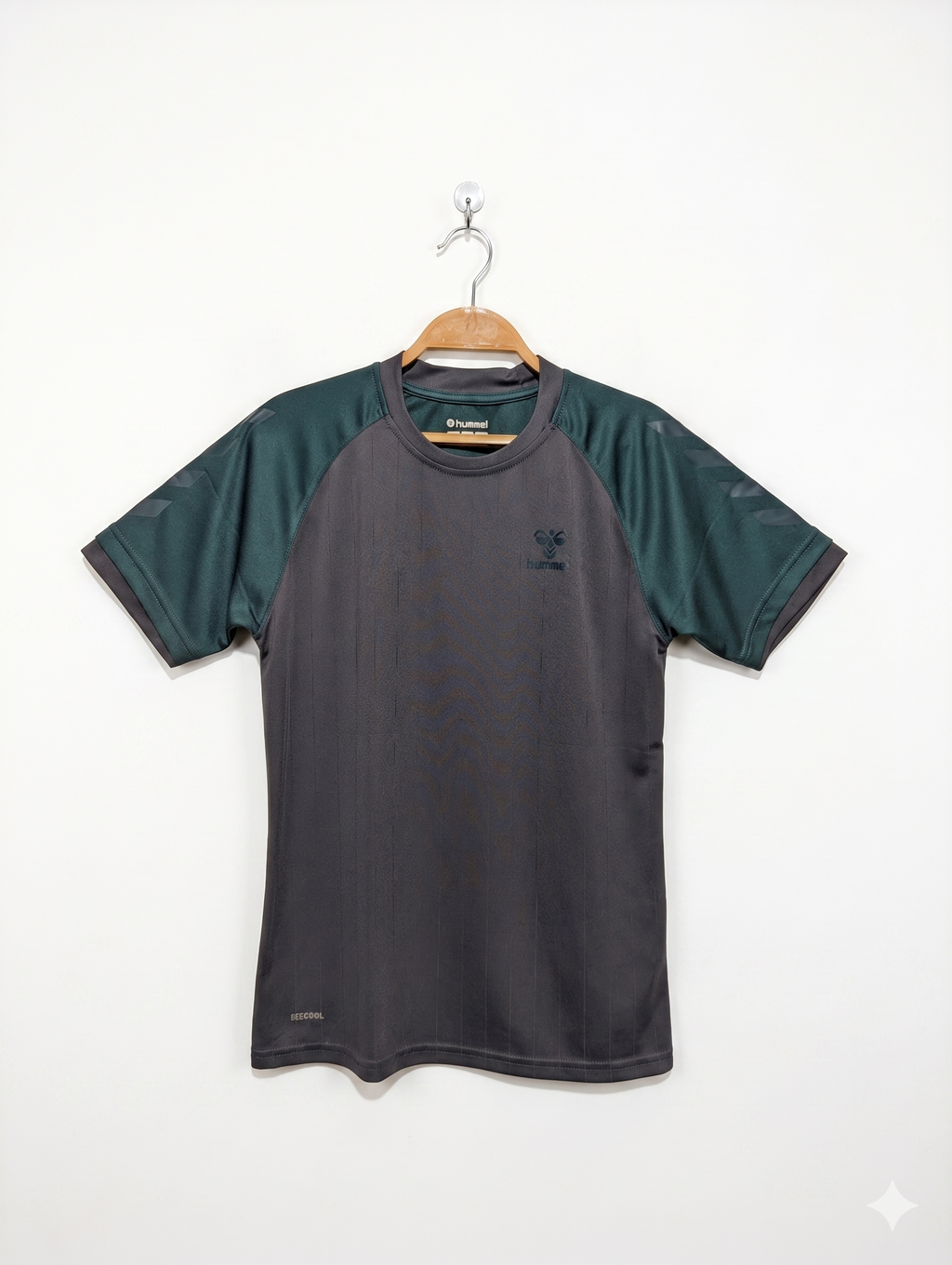 Hummel Boys Emerald Green & Dark Grey "BEECOOL" Athletic Short Sleeve Tee - Size Estimated Age 14 Years AB1