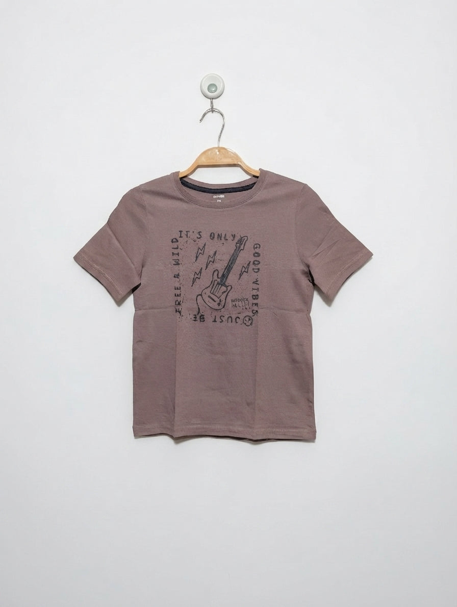 KIABI Boys Mauve Brown "It's Only Good Vibes" Guitar Graphic Short Sleeve Tee - Size 8A Estimated Age 8 Years AB2