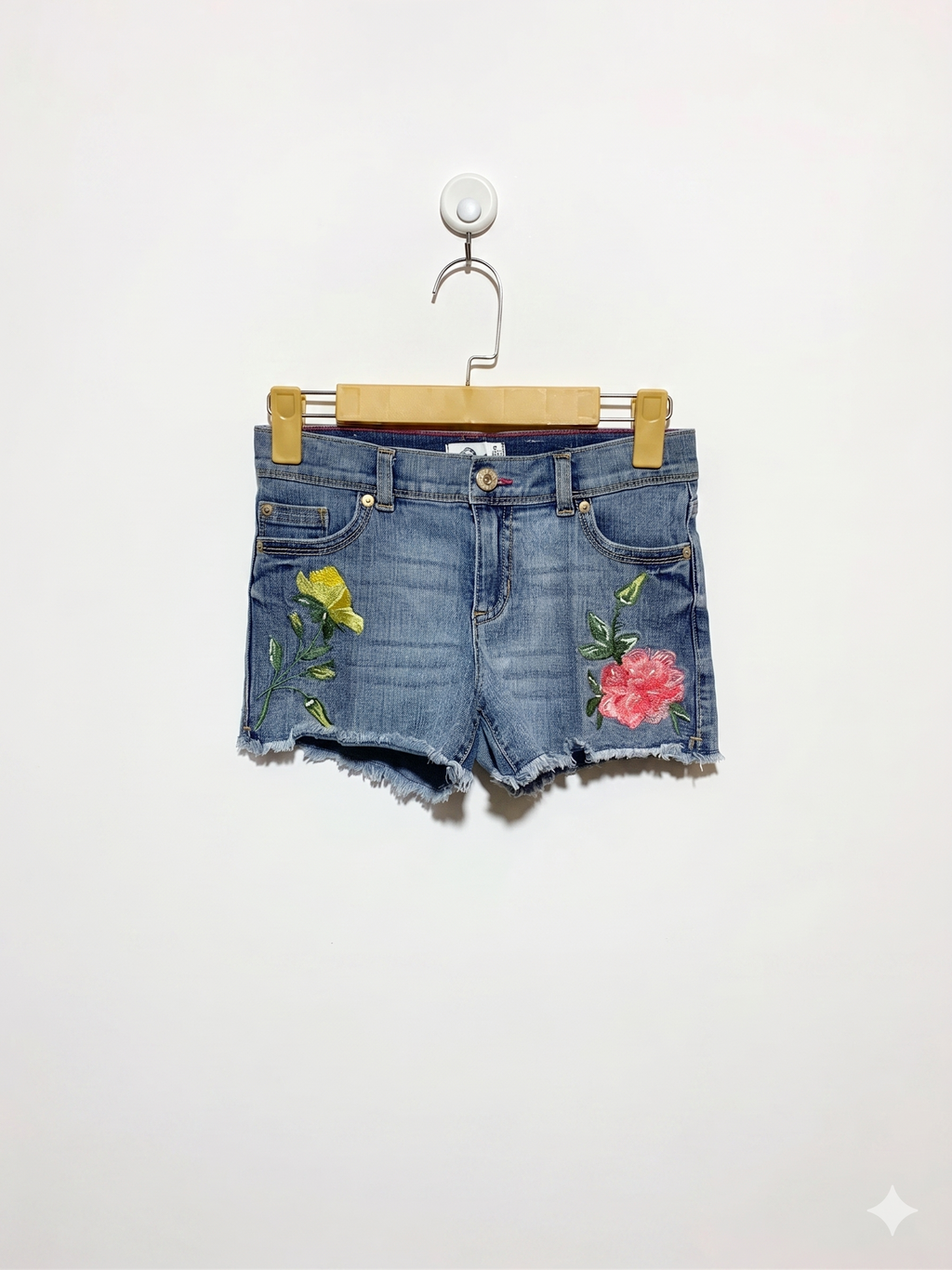 Jordache Girls Medium Wash Floral Embroidered Frayed Denim Shorts – Size 12 (Est. Age 9-10Y) AB1