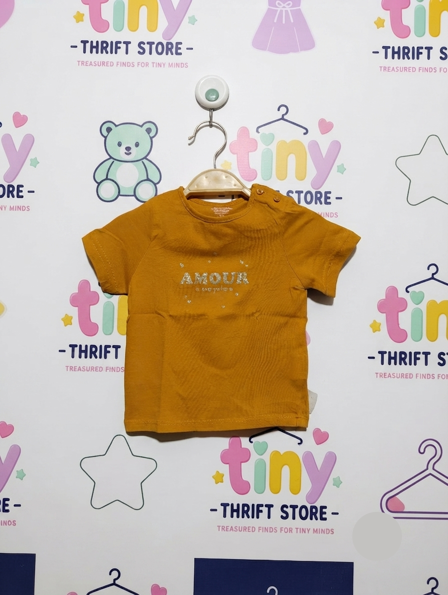 Kiabi Baby Girls Mustard Yellow "Amour" Graphic Organic Cotton Tee - Size Estimated Age 12 Months AB2