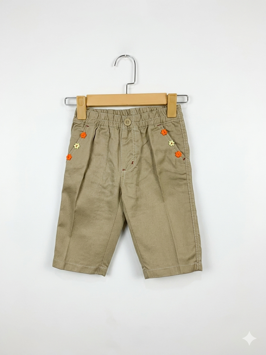 Blue Mart Girls Khaki Floral Embroidered Chino Shorts - Size Estimated Age 6–7 Years AB1