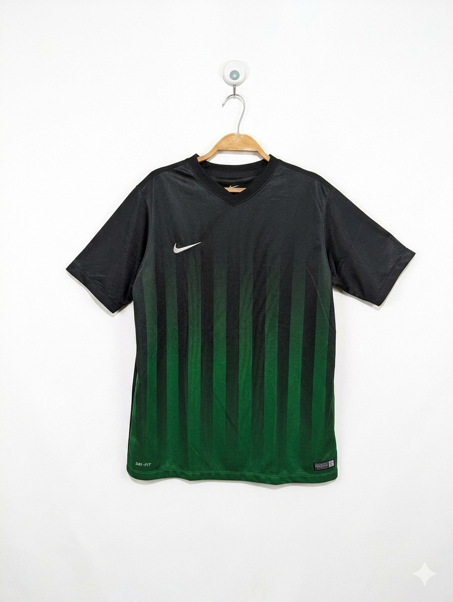 Nike Boys Black and Green "Dri-FIT" Athletic Tee - Size XL (158-170 CM) (Estimated Age 13-15) AB1