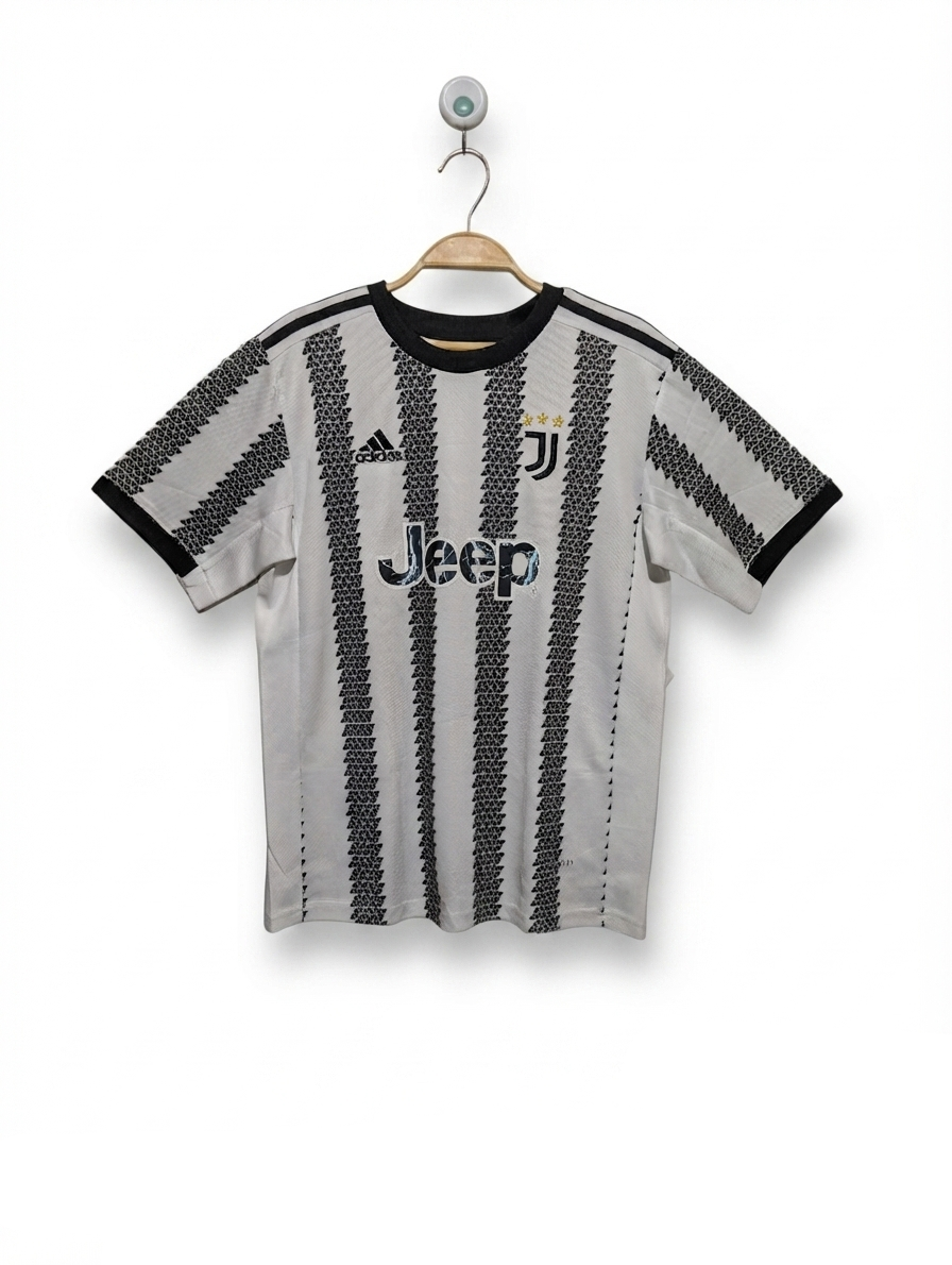 Adidas Juventus Boys "Pogba 10" Soccer Jersey - Size 28, Estimated Age 8 Years AB2
