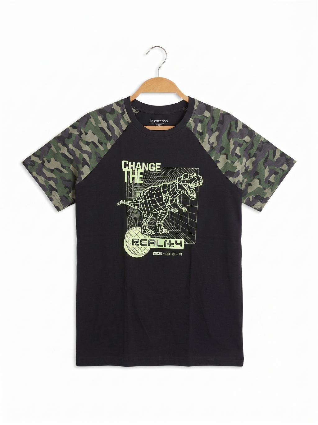 Inextenso Boys Black & Camo "Change The Reality" T-Rex Raglan Tee - Size Estimated Age 12 Years AB1