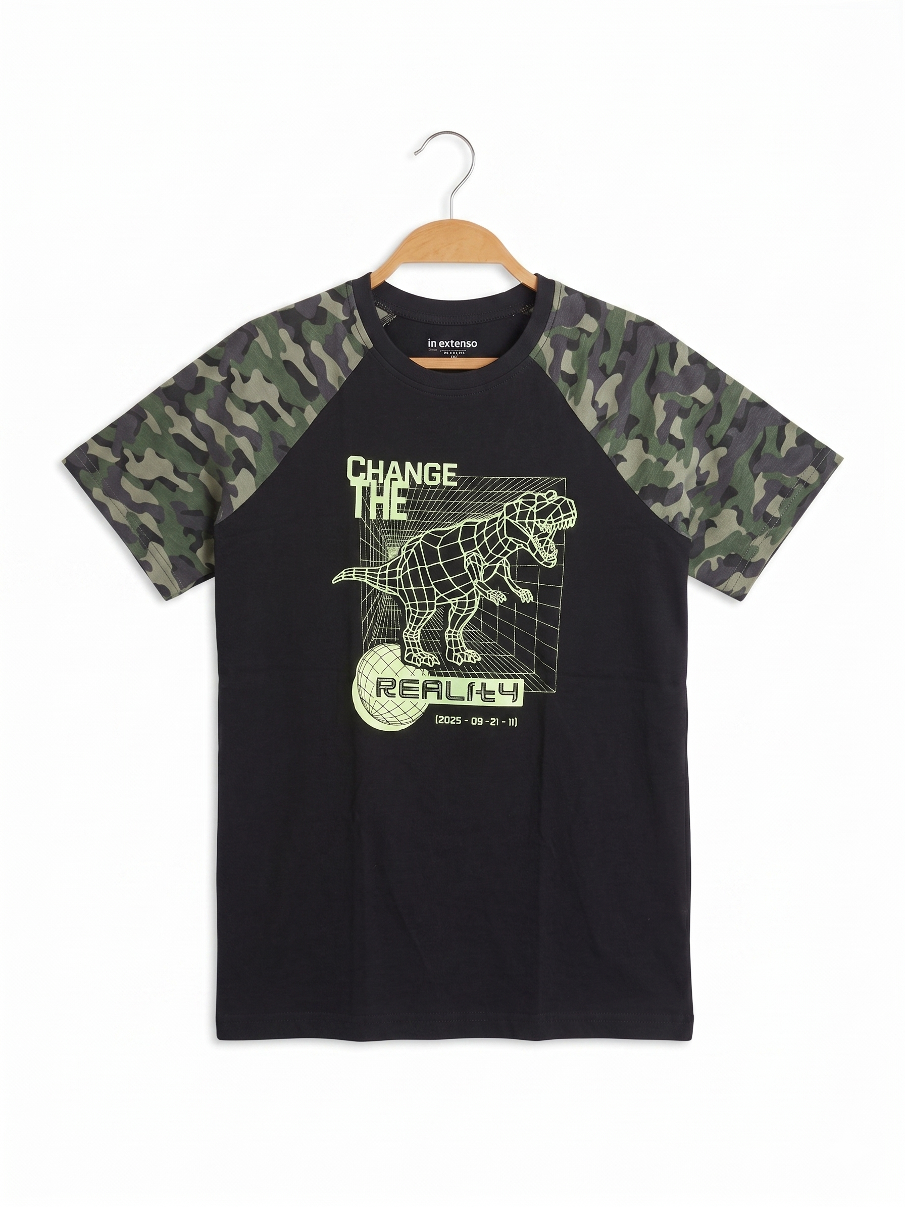 Inextenso Boys Black & Camo "Change The Reality" T-Rex Raglan Tee - Size Estimated Age 12 Years AB1