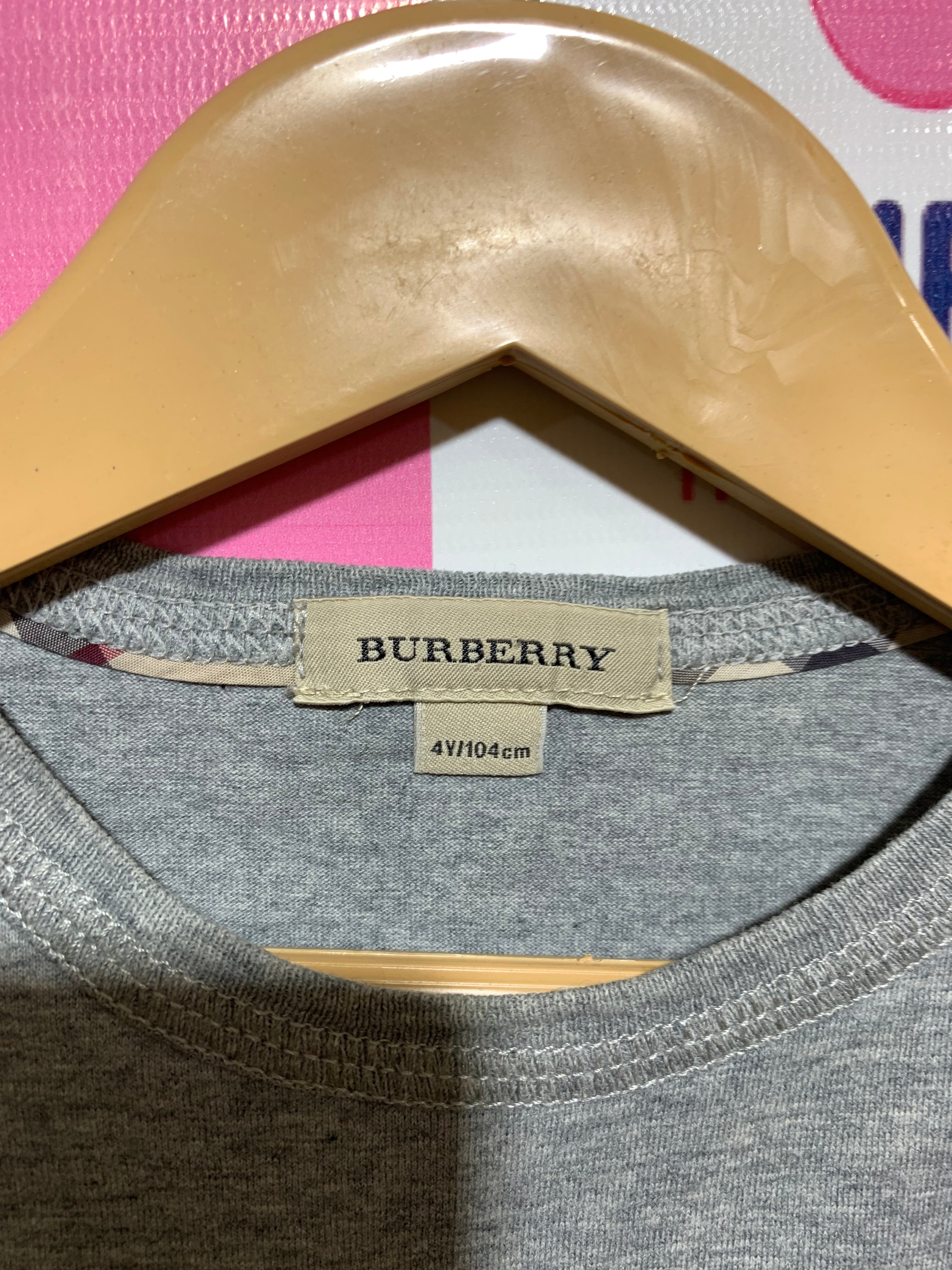Burberry Kids Vertical Logo Embossed T-Shirt - Size 4Y / 104cm AB1