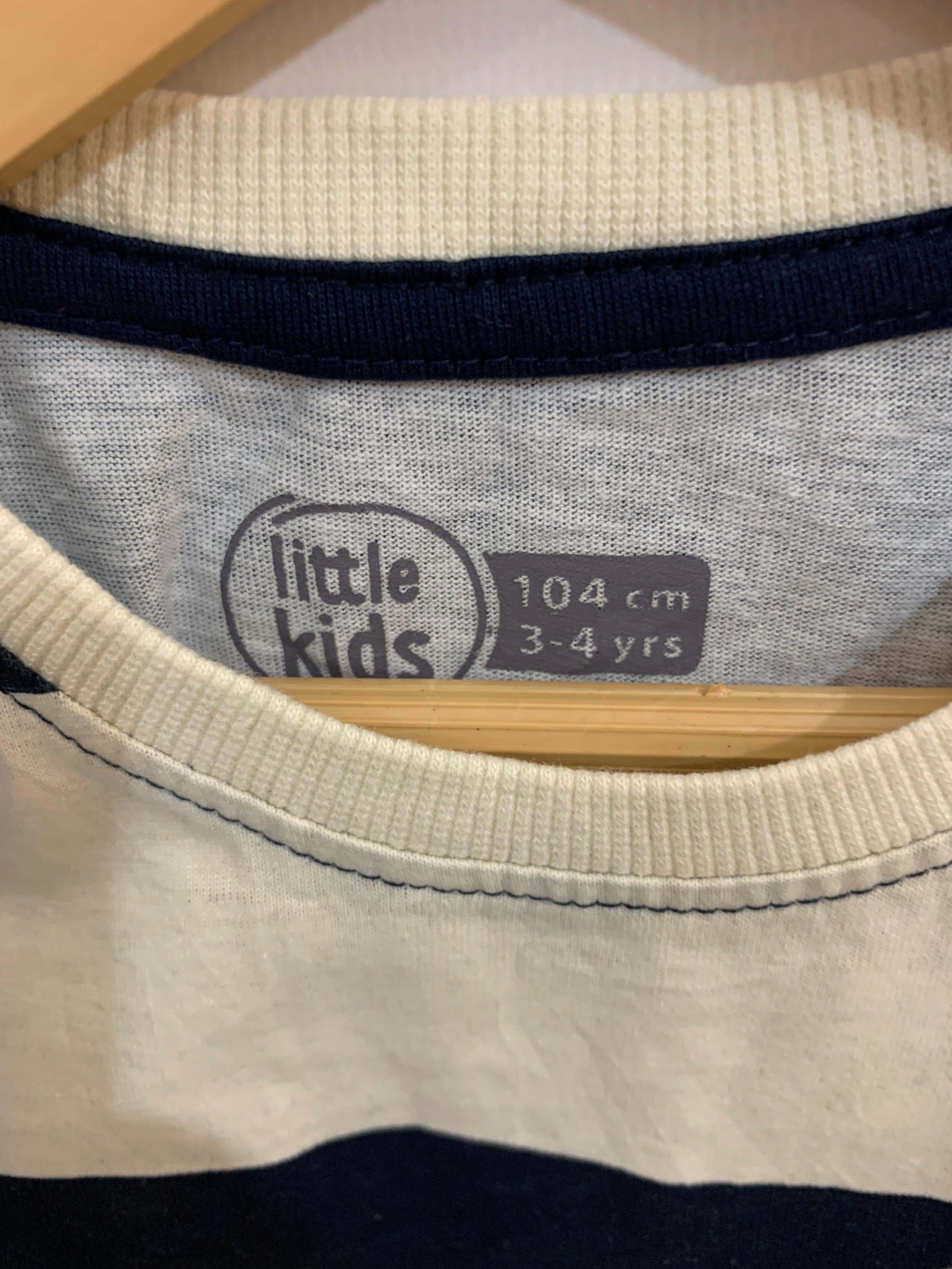 Little Kids Boys Navy & White Striped Graphic Tee - Size 3-4 Years AB1
