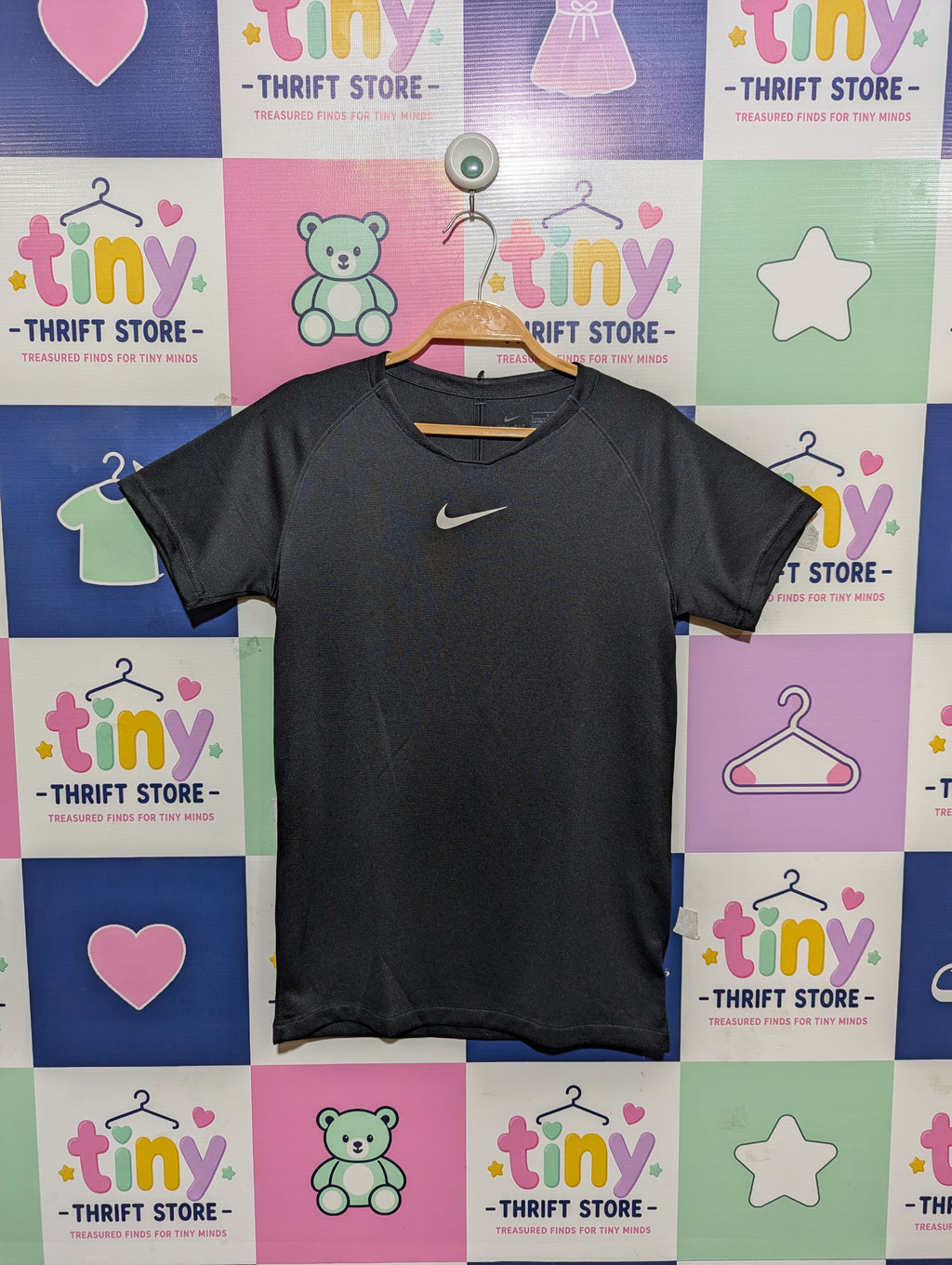 Nike Boys DRI-FIT Charcoal Grey Center Swoosh Short Sleeve Training Tee - Size Large (Estimated Age 12-13 Years) AB1