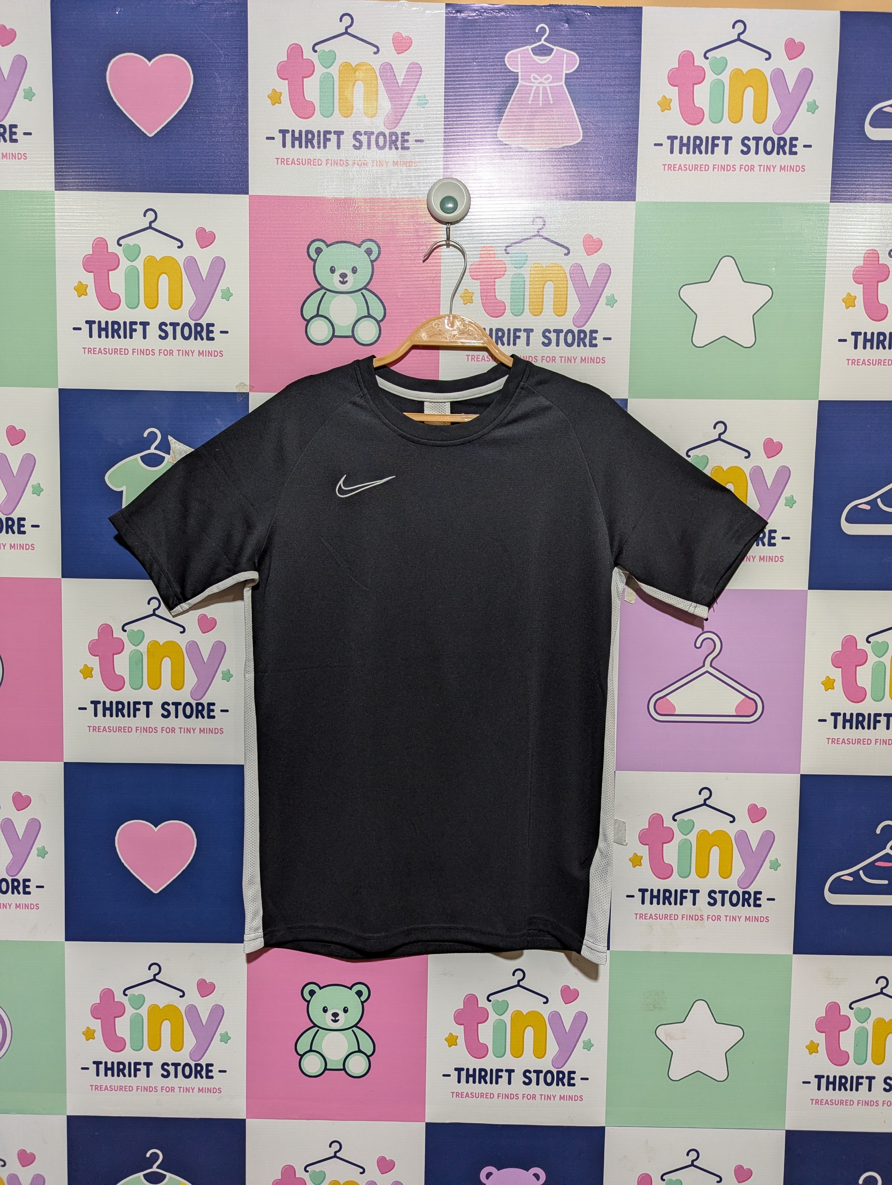 Nike Boys Dri-FIT Black Active Training Tee - Size XL (Estimated Age 13-14 Years) AB1