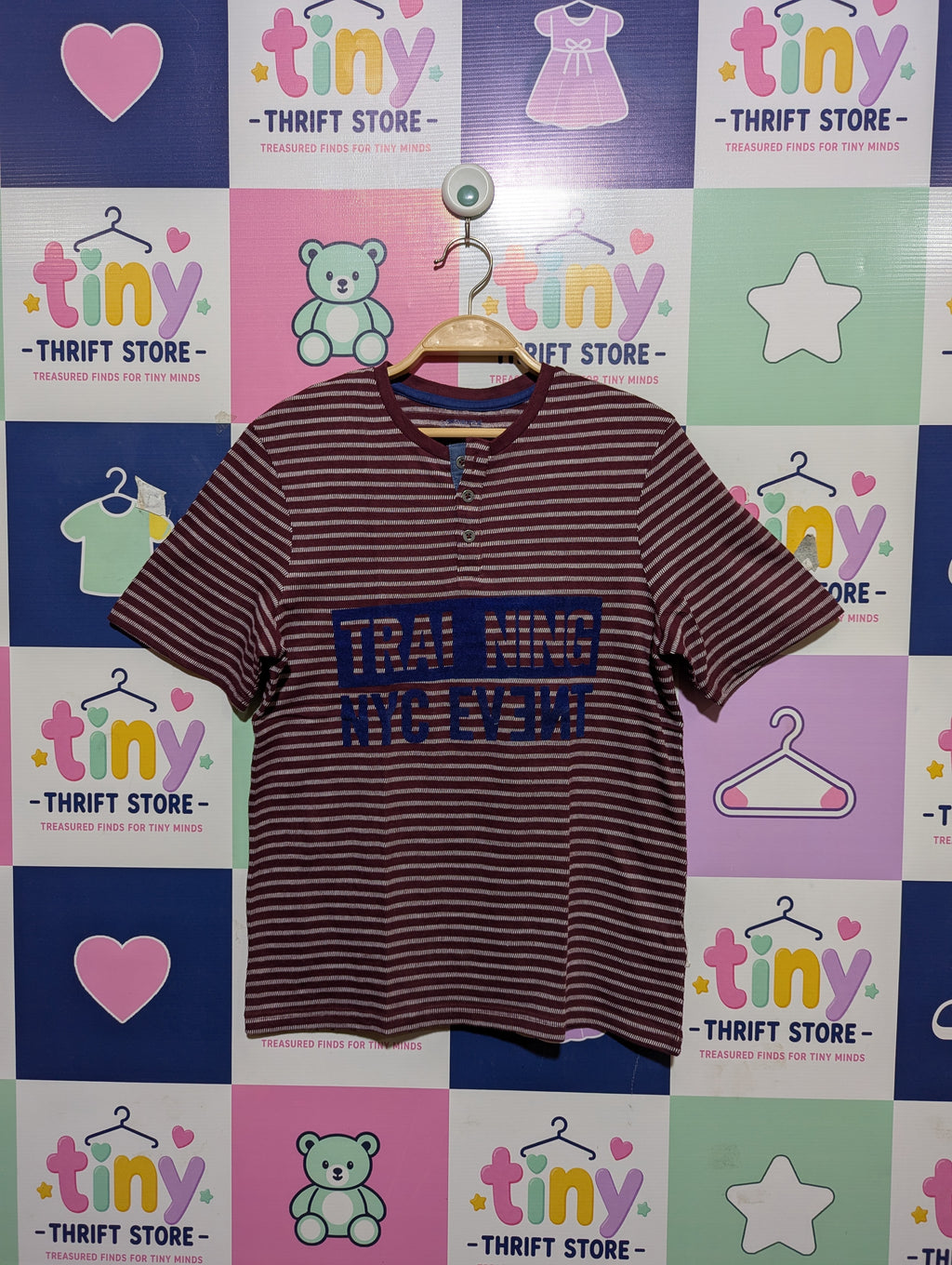 Orchestra Boys Maroon & White Striped "TRAINING NYC EVENT" Henley Short Sleeve Tee - Size Estimated Age 14 Years AB1