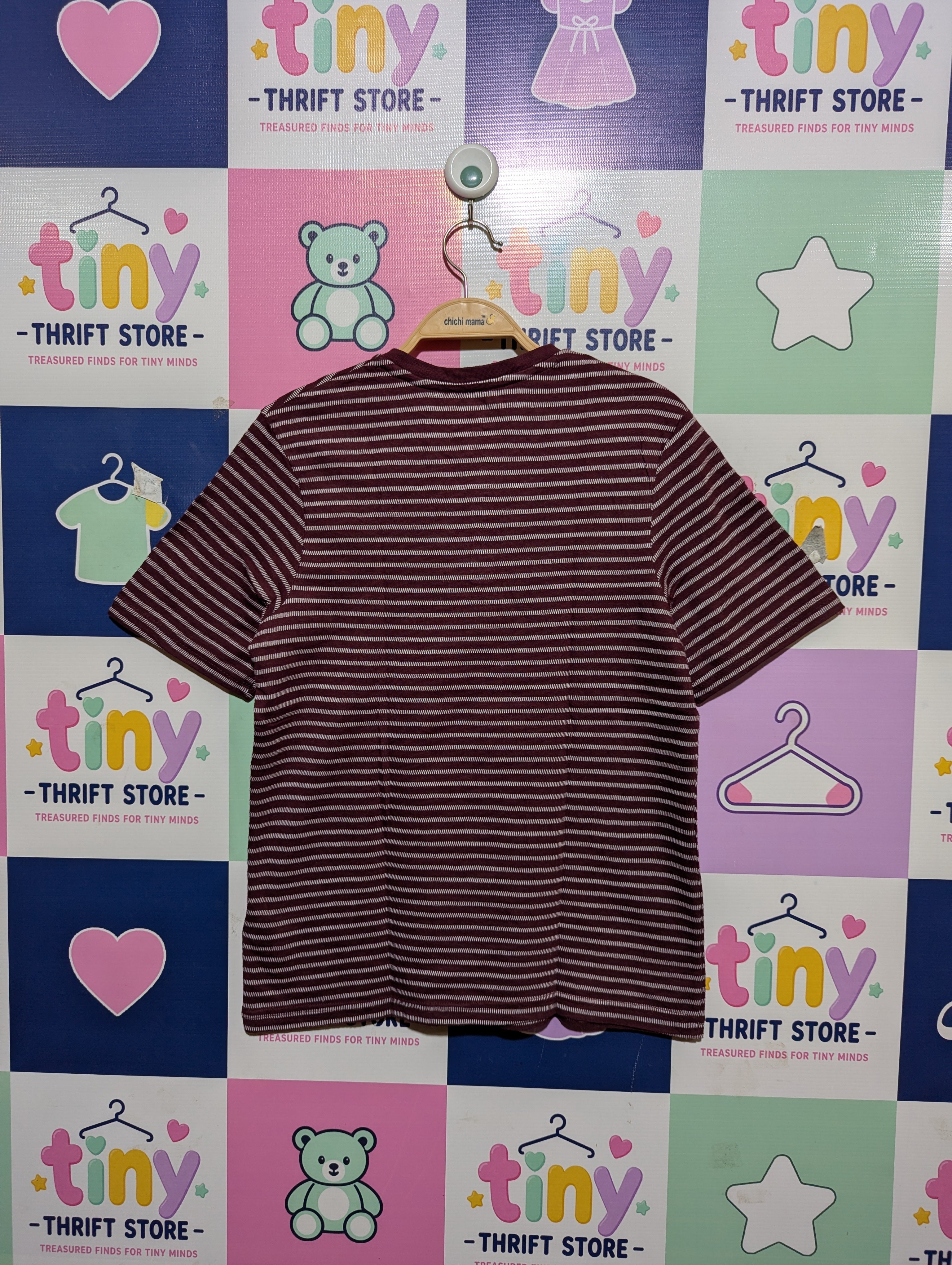 Orchestra Boys Maroon & White Striped "TRAINING NYC EVENT" Henley Short Sleeve Tee - Size Estimated Age 14 Years AB1
