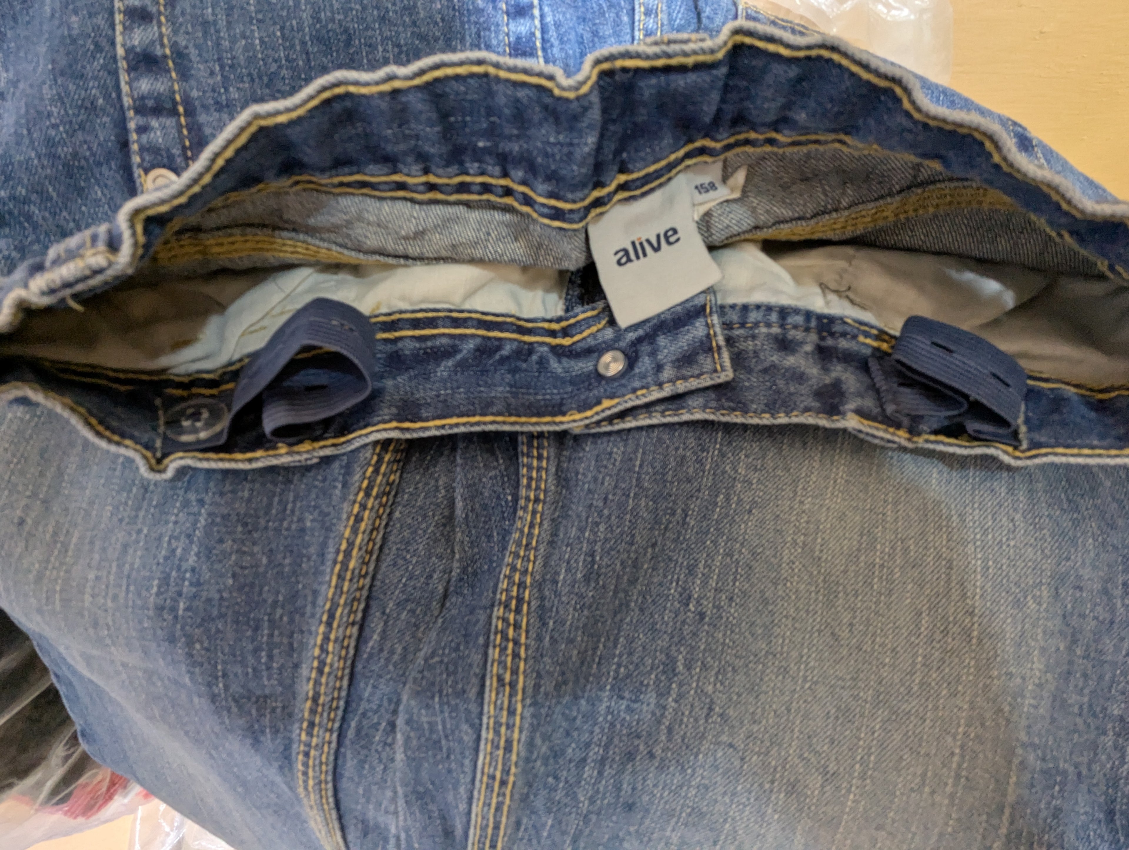 alive Boys Classic Medium Wash Straight Leg Denim Jeans - Size 158 (Estimated Age 12-13 Years) AB1