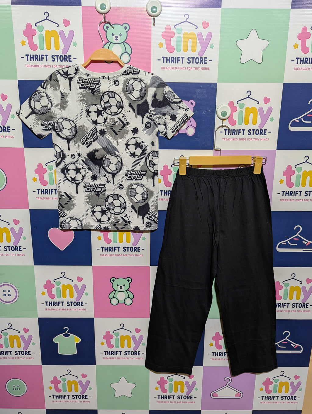 M&S & Matalan Boys Football "Game Day" T-Shirt and Black Trousers Outfit Set - Size Estimated Age 8-9 Years AB1