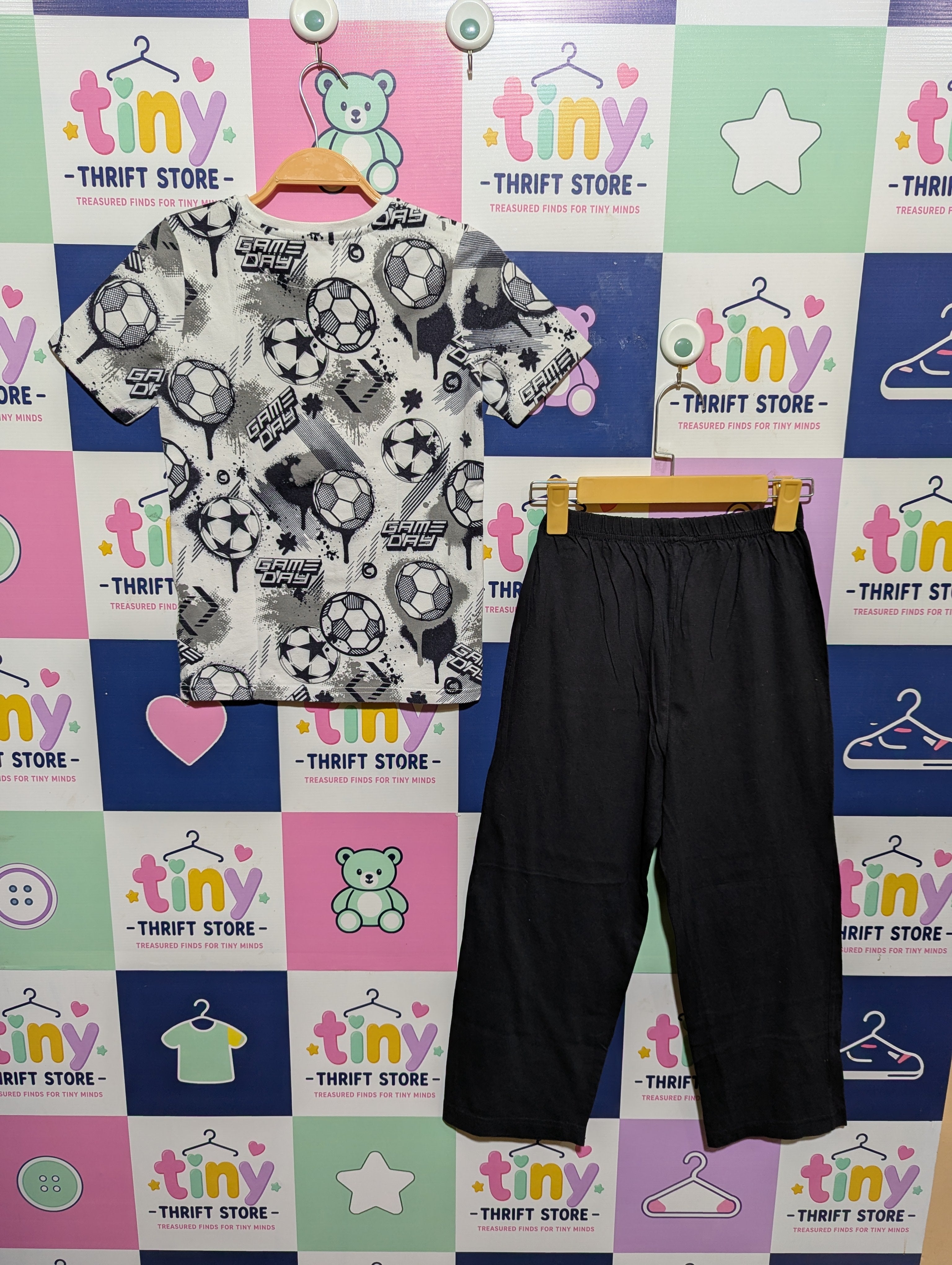 M&S & Matalan Boys Football "Game Day" T-Shirt and Black Trousers Outfit Set - Size Estimated Age 8-9 Years AB1