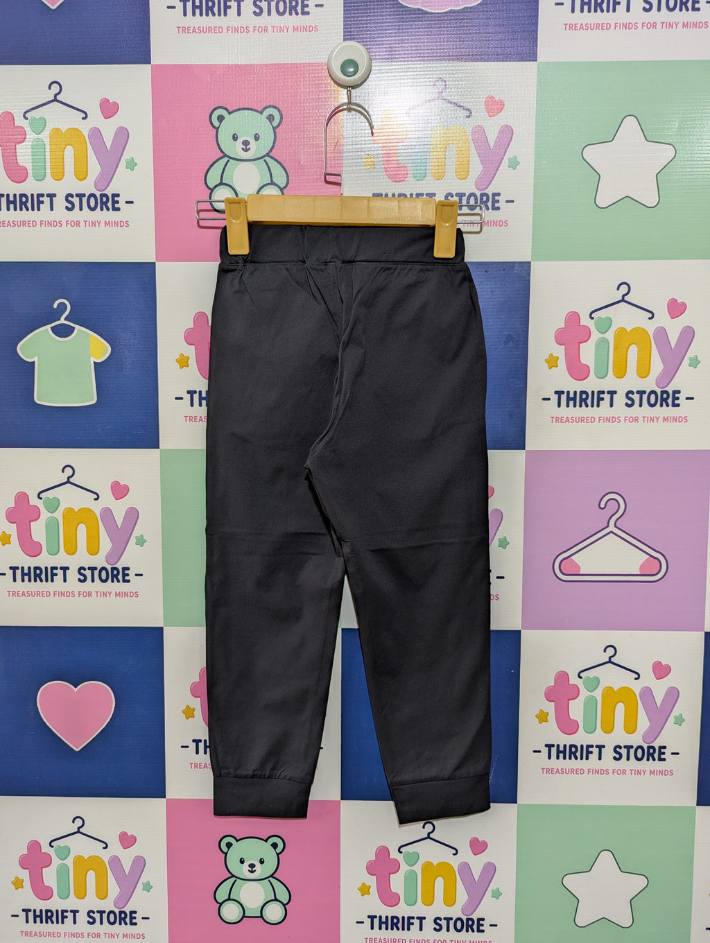 Uniqlo Unisex Boys Girls Solid Black Ultra Stretch Jogger Pants - Size 120 Estimated Age 6-7 Years AB1