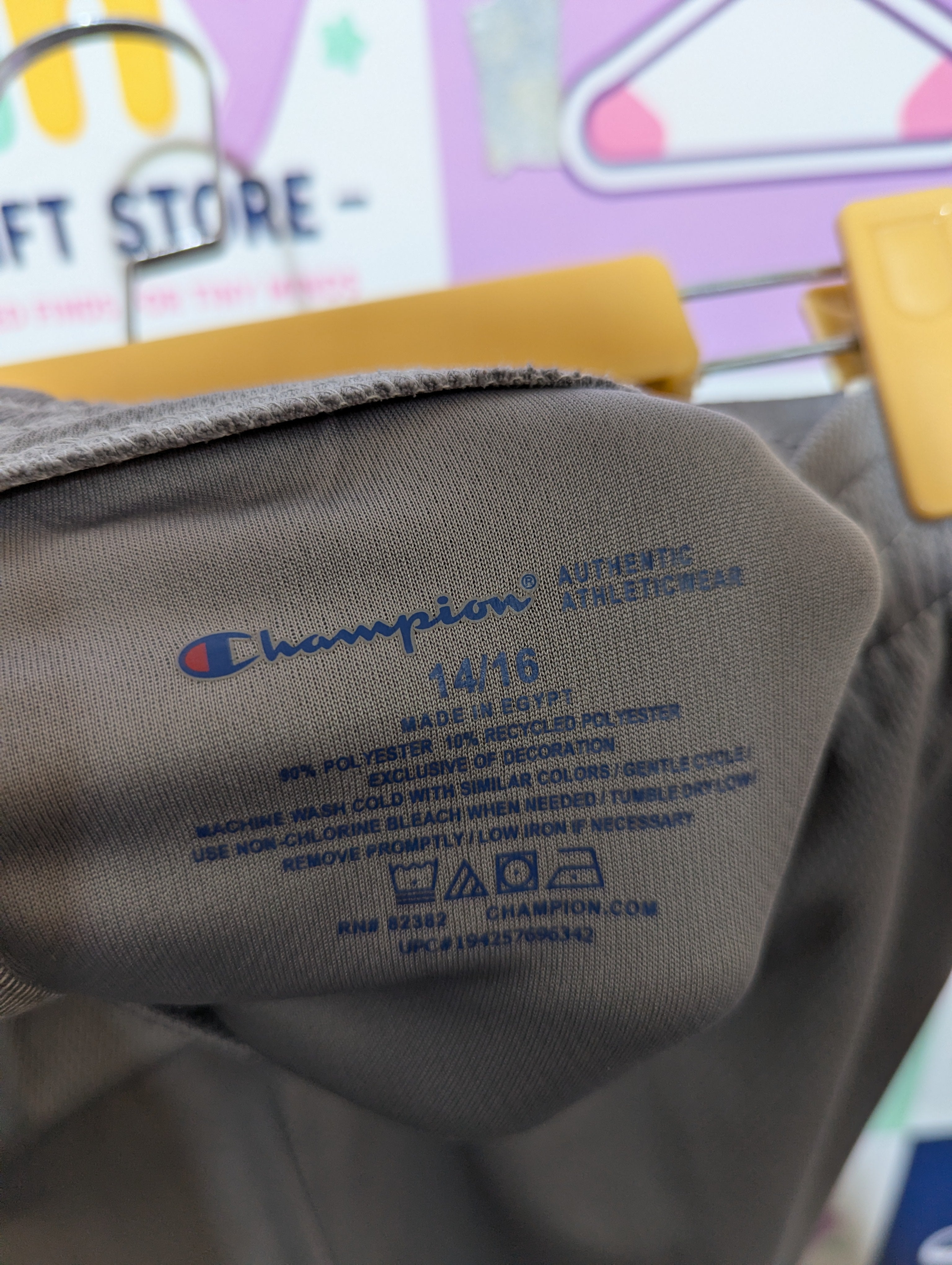 Champion Boys Grey & White Athletic Mesh Shorts - Size 14/16 Estimated Age 14-16 Years AB1