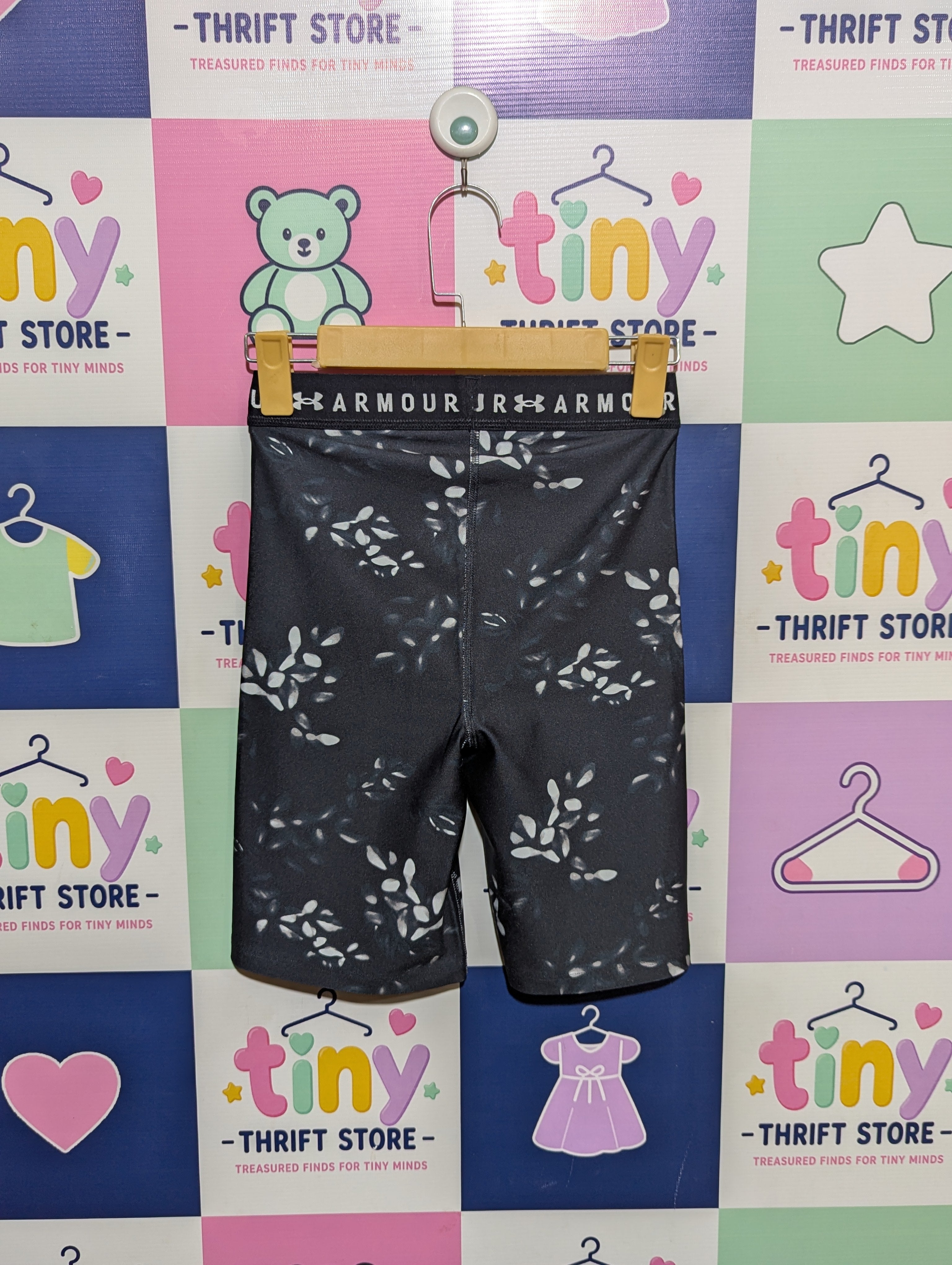 Under Armour Girls Black Floral Performance Biker Shorts - Size XS Estimated Age 13-14 Years AB1