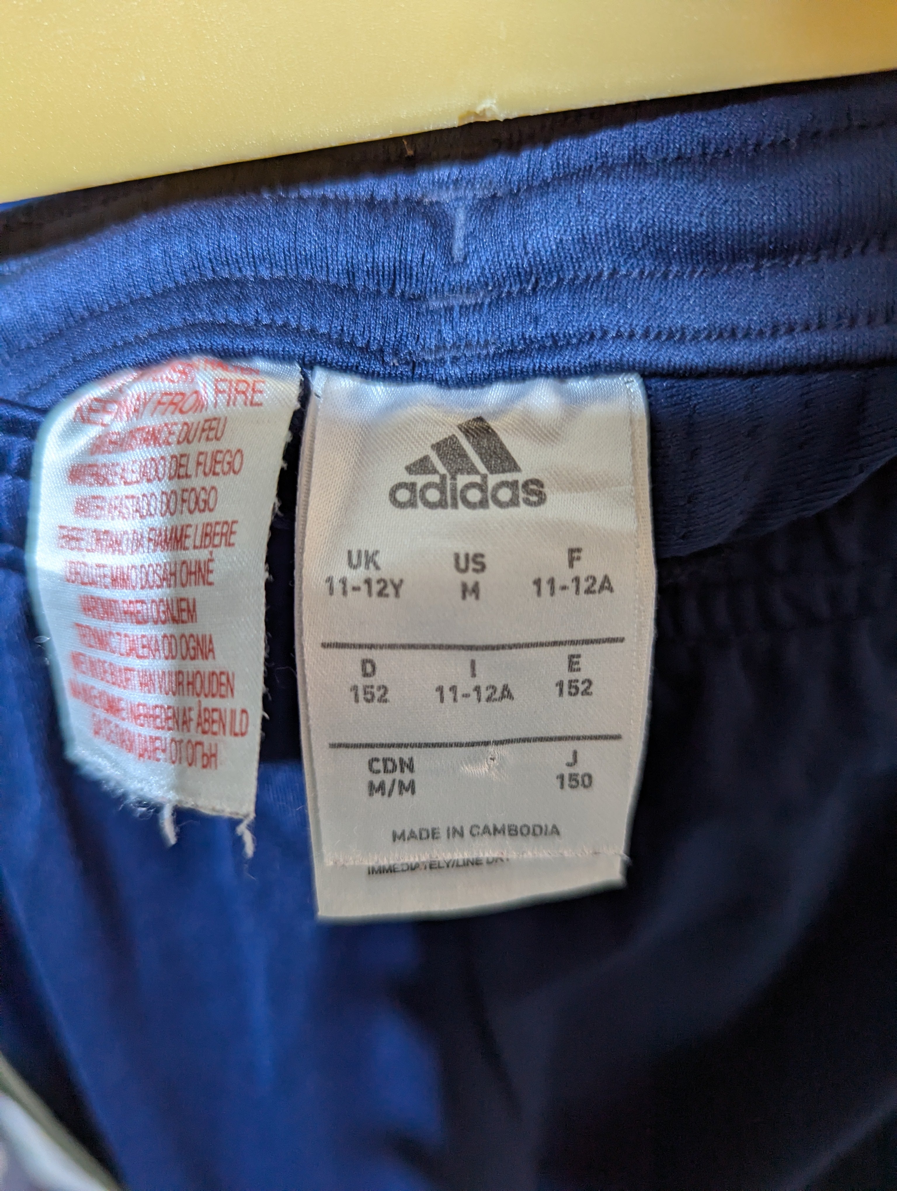 Adidas Boys Navy Blue "FC Bayern Munich" Athletic Shorts - Size Estimated Age 11-12 Years AB2