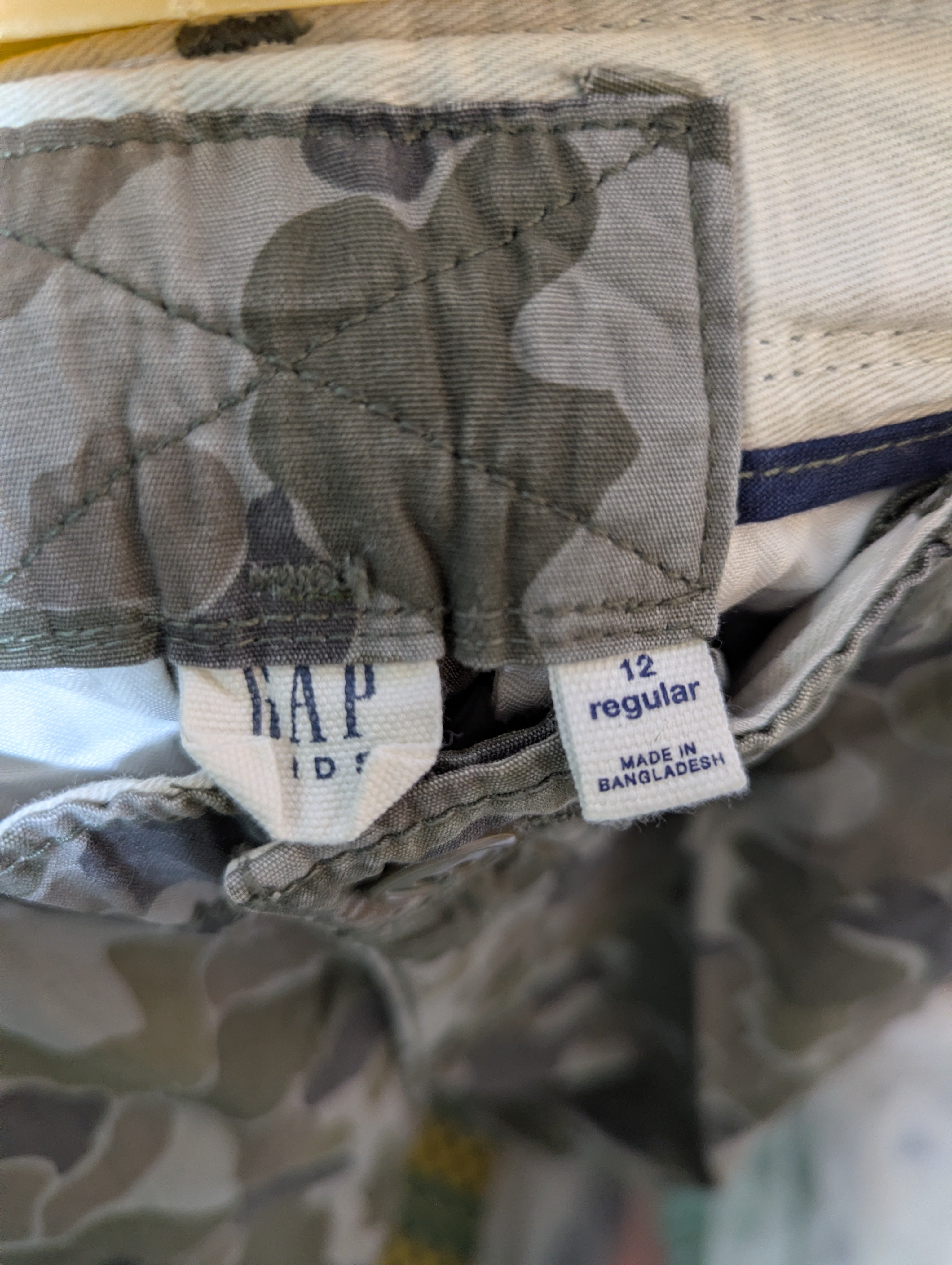 Gap Kids Boys Camouflage Cargo Shorts - Size Estimated Age 12 Years AB2