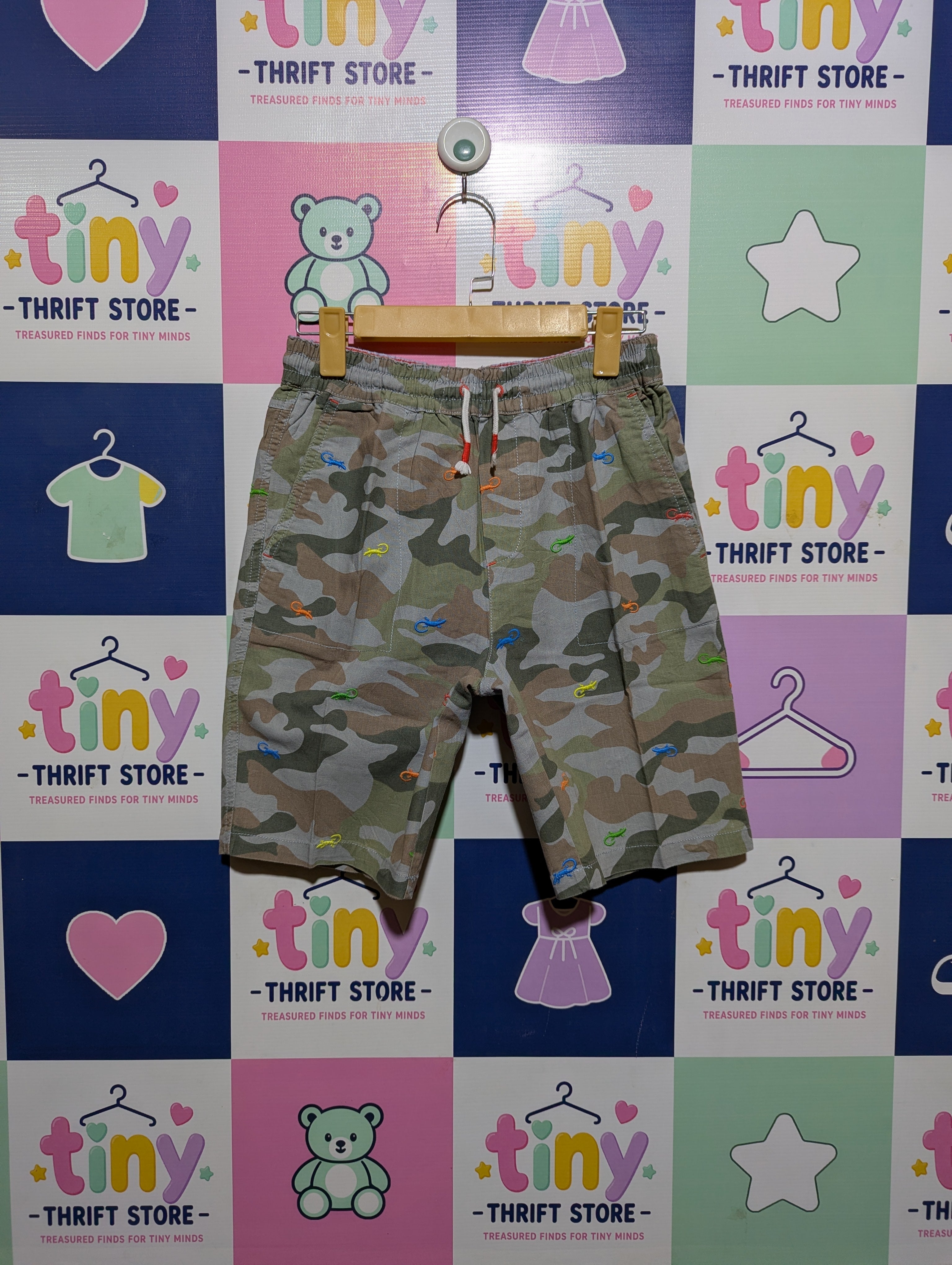 Boden Boys Camo Print Shorts with Embroidered Details - Size 158 cm Estimated Age 13 Years AB2