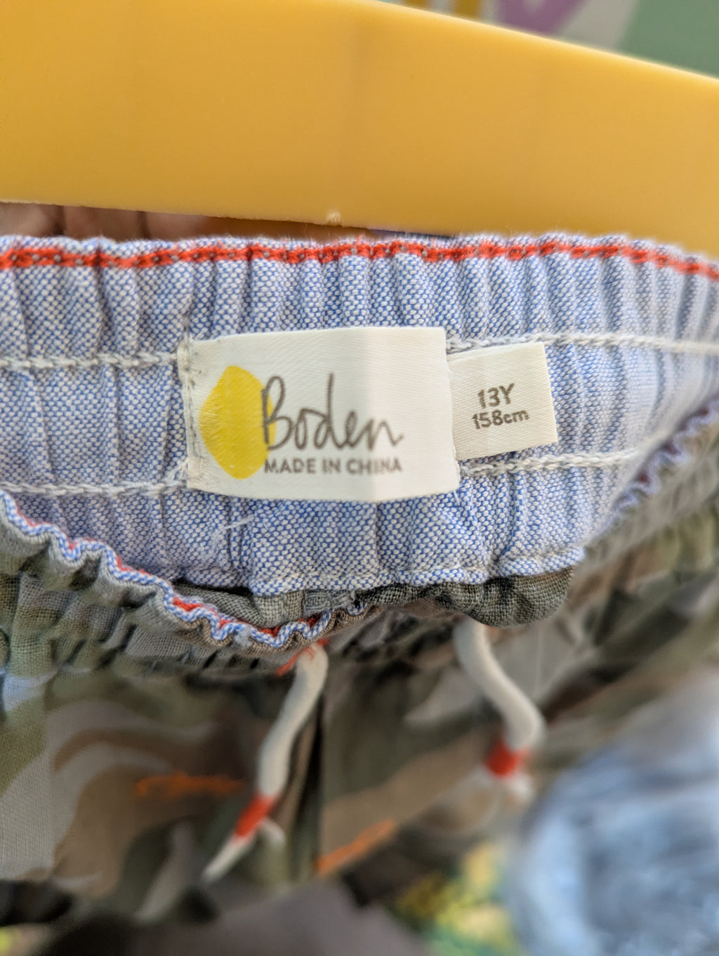 Boden Boys Camo Print Shorts with Embroidered Details - Size 158 cm Estimated Age 13 Years AB2