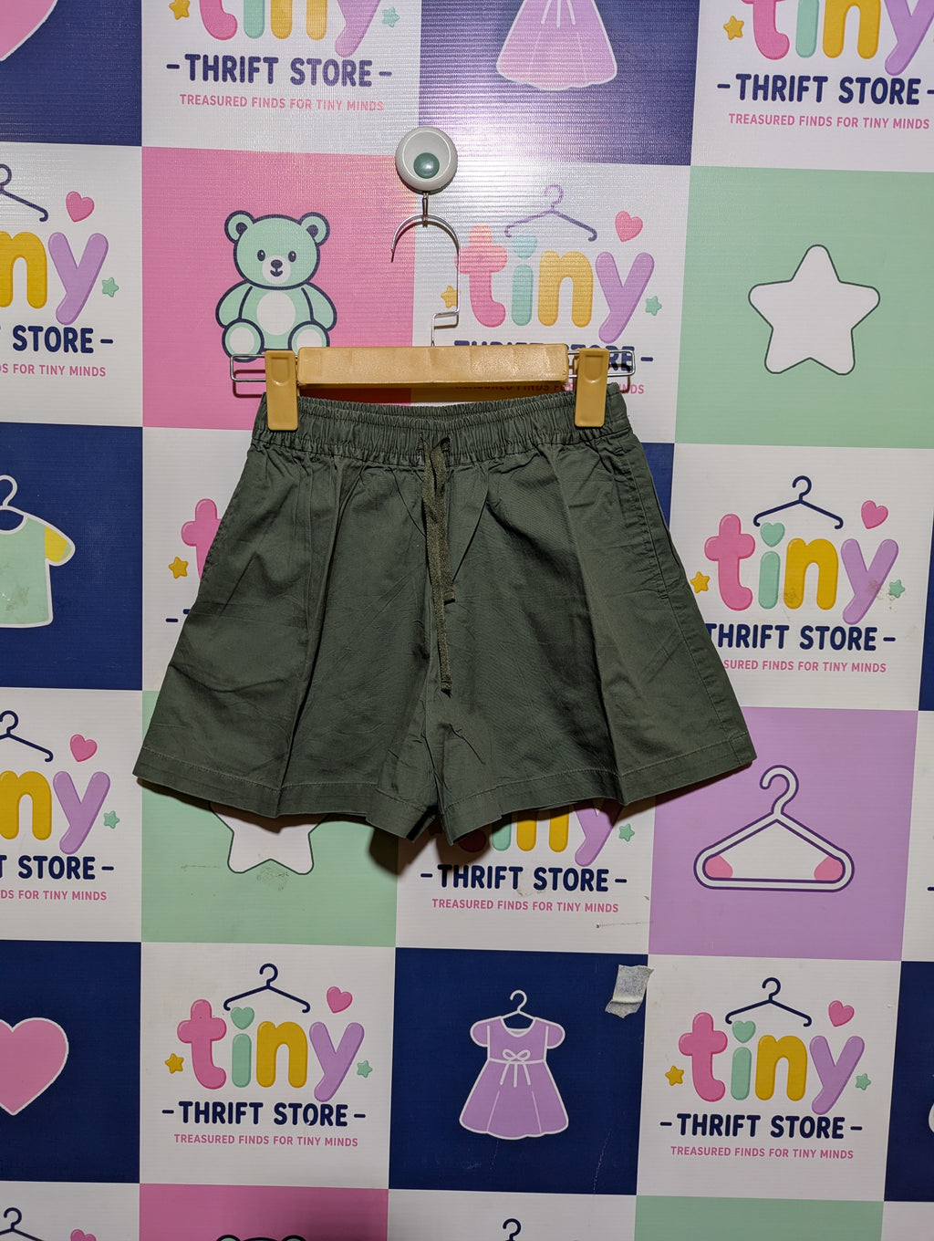Uniqlo Girls Olive Green Casual Elastic Waist Shorts - Size Medium (Estimated Age 7-8 Years) AB2