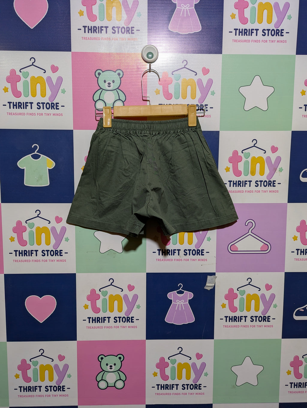 Uniqlo Girls Olive Green Casual Elastic Waist Shorts - Size Medium (Estimated Age 7-8 Years) AB2