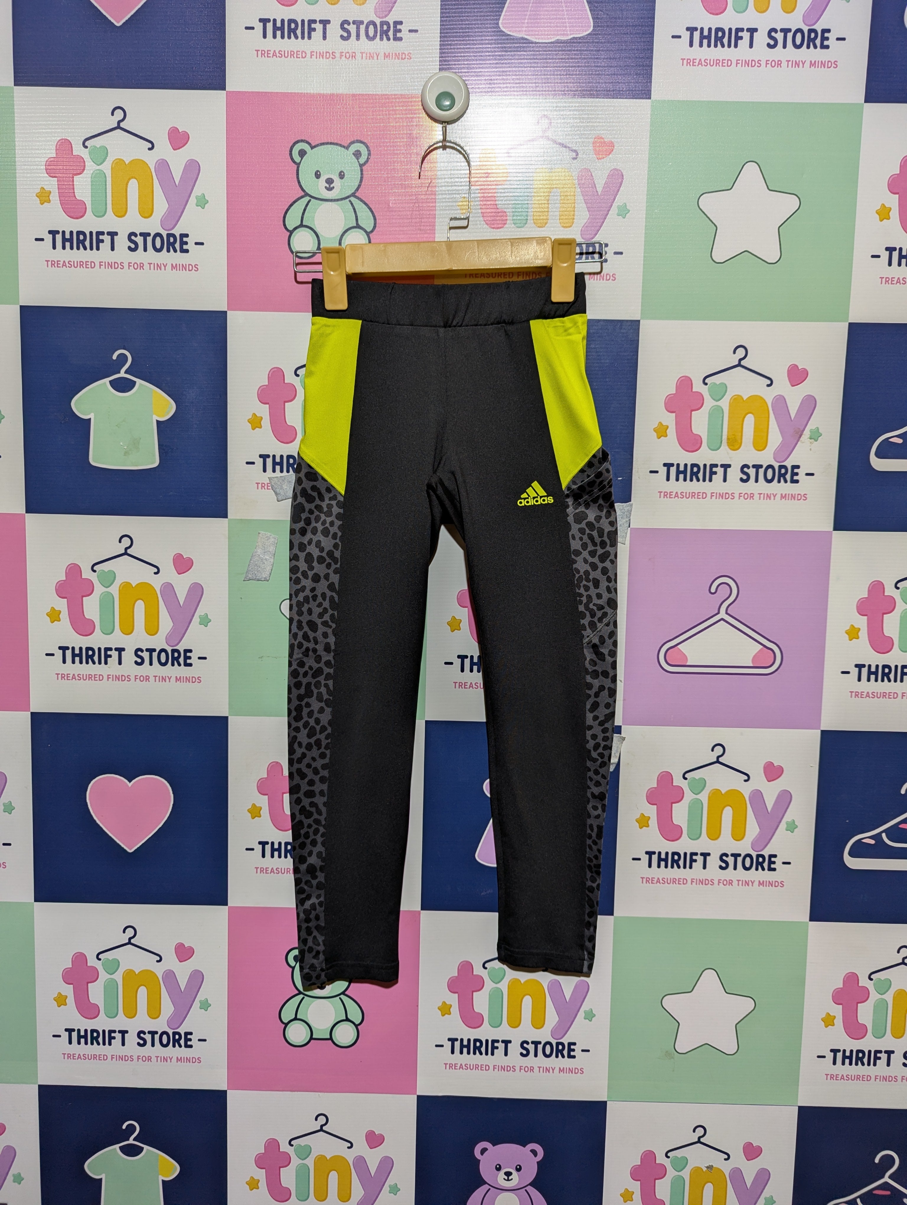Adidas Girls Black & Neon Yellow "Leopard Print" Athletic Leggings - Size 8-9 Years (Estimated Age 8-9 Years) AB2