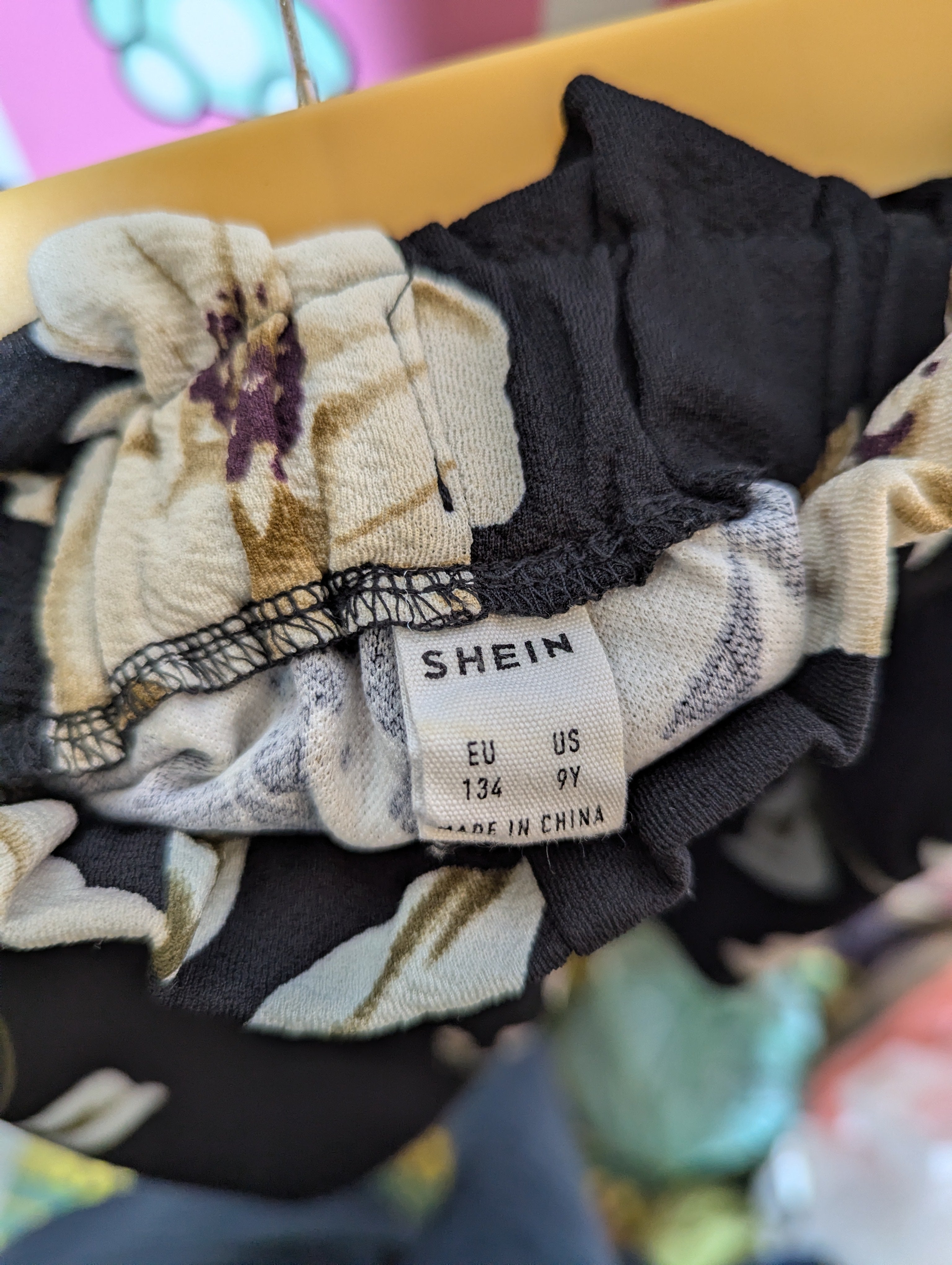 SHEIN Girls Black Floral Paperbag Waist Shorts - Size 9Y (Estimated Age 9 Years) AB2