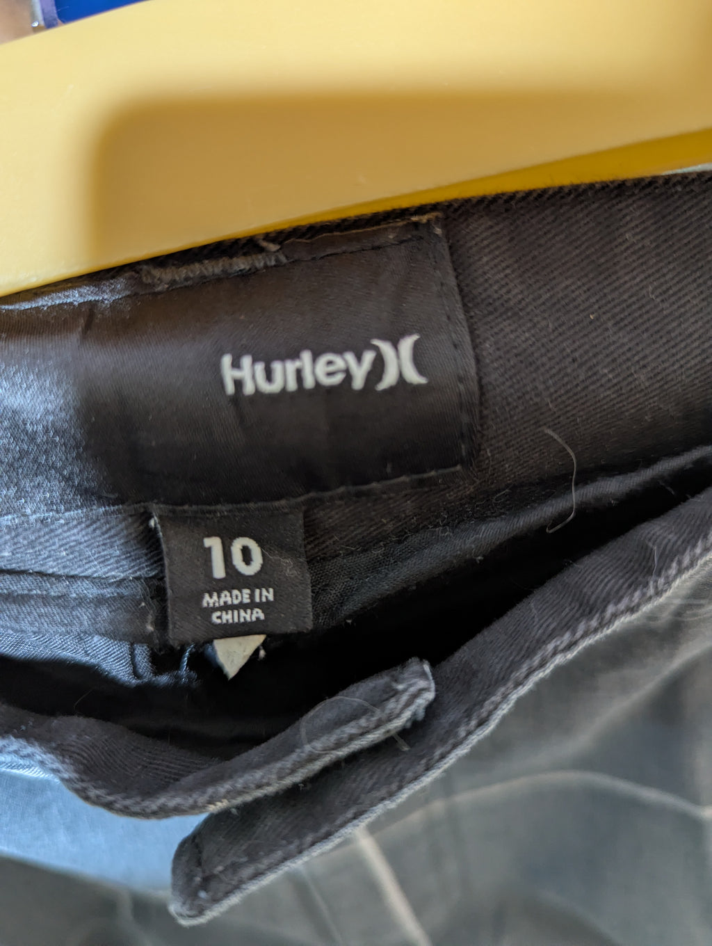 Hurley Boys Grey Plaid Cargo Shorts - Size 10 Estimated Age 9-10 Years AB2