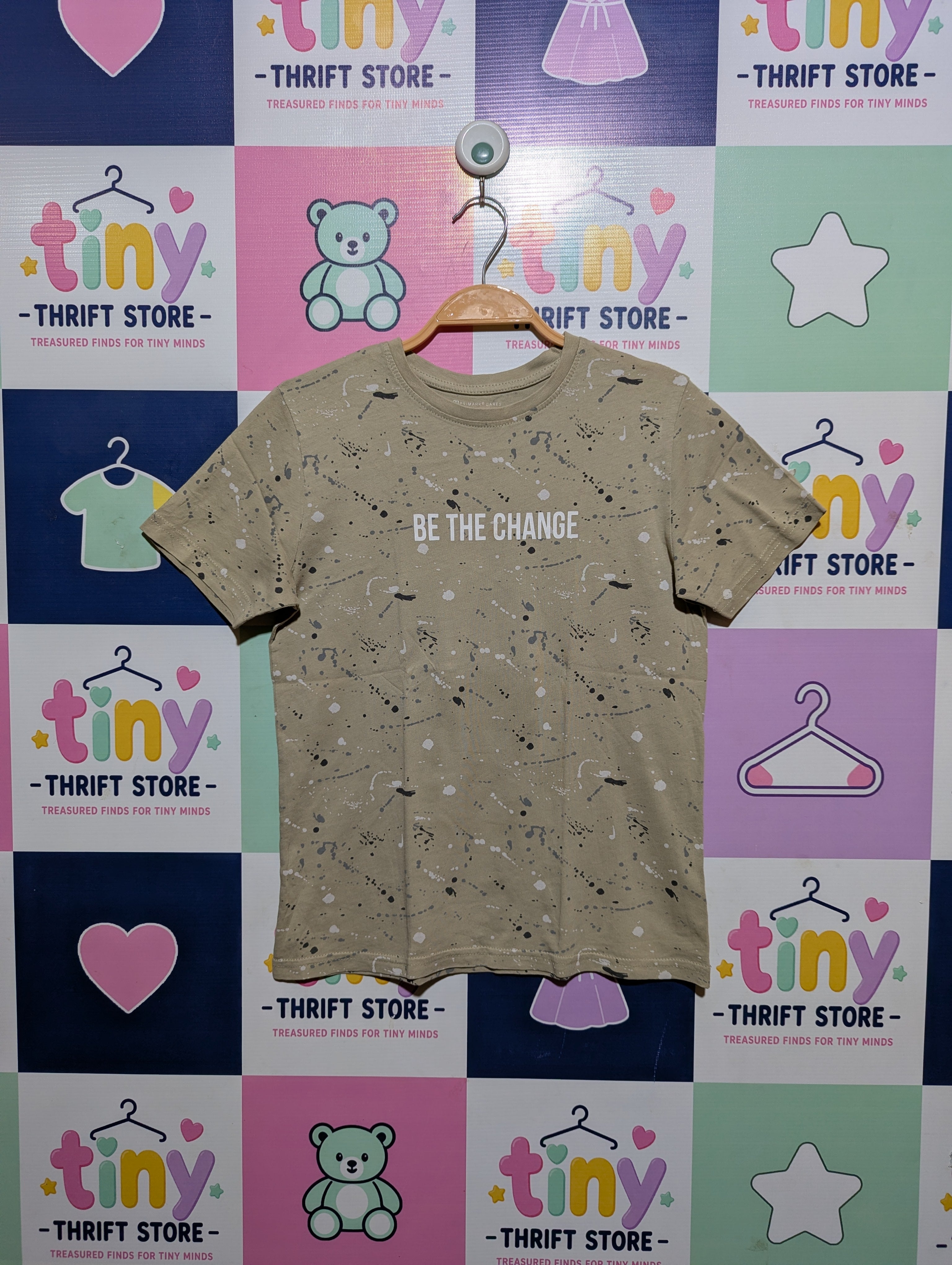 Primark Boys Khaki "Be The Change" Paint Splatter Tee - Size Estimated Age 9-10 Years AB2