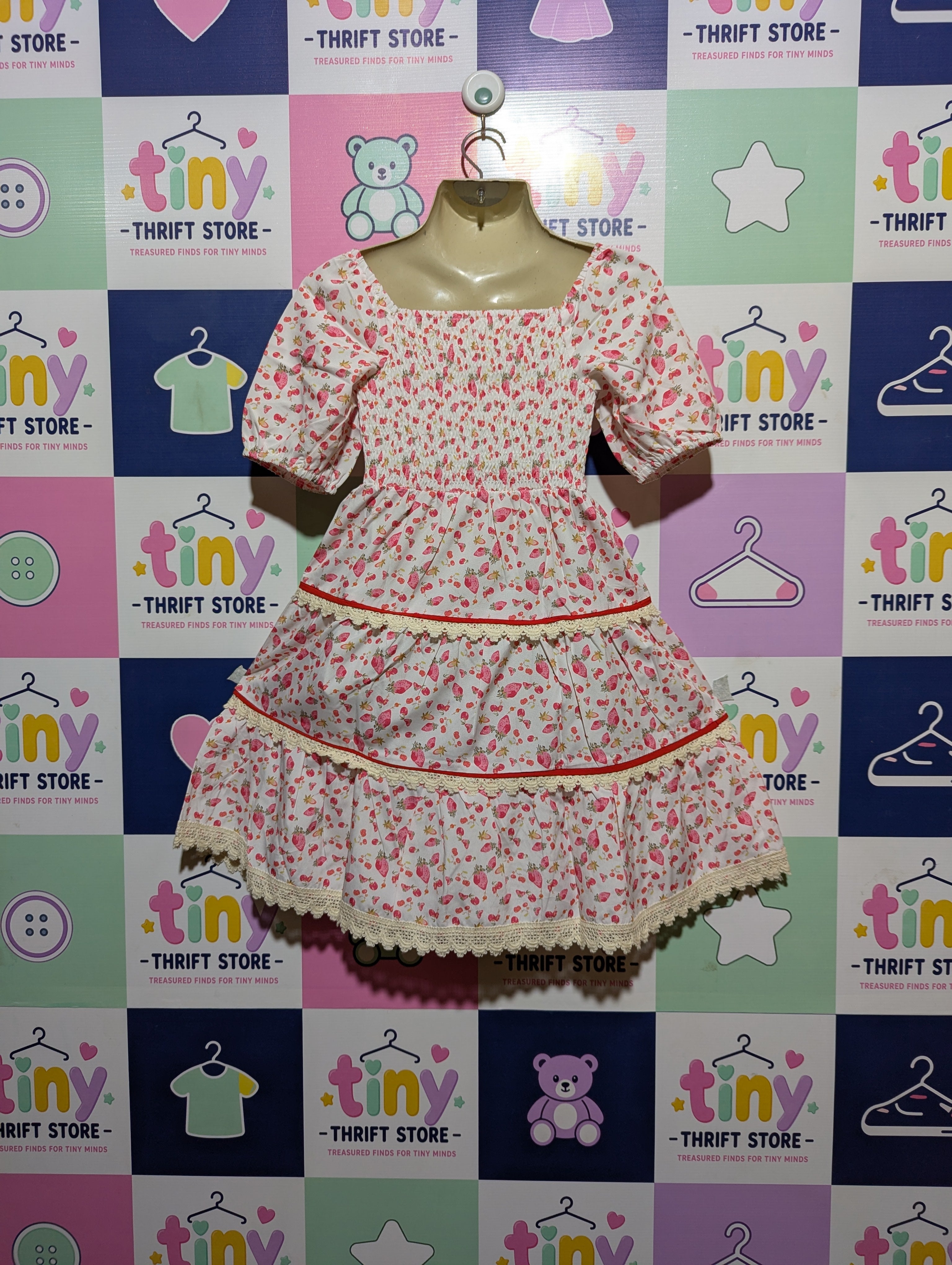 Strawberry Print Girls Smocked Tiered Dress - Size Estimated Age 8T AB2