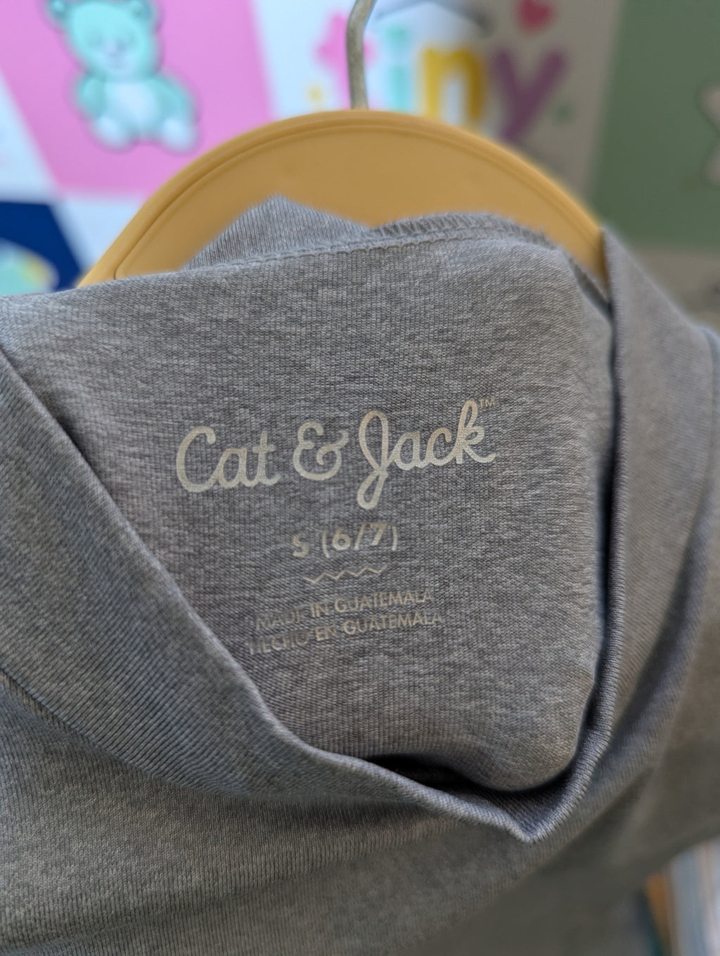 Cat & Jack Boys Grey Mock Neck Tee - Size S (6/7) (Estimated Age 6-7 Years) AB2