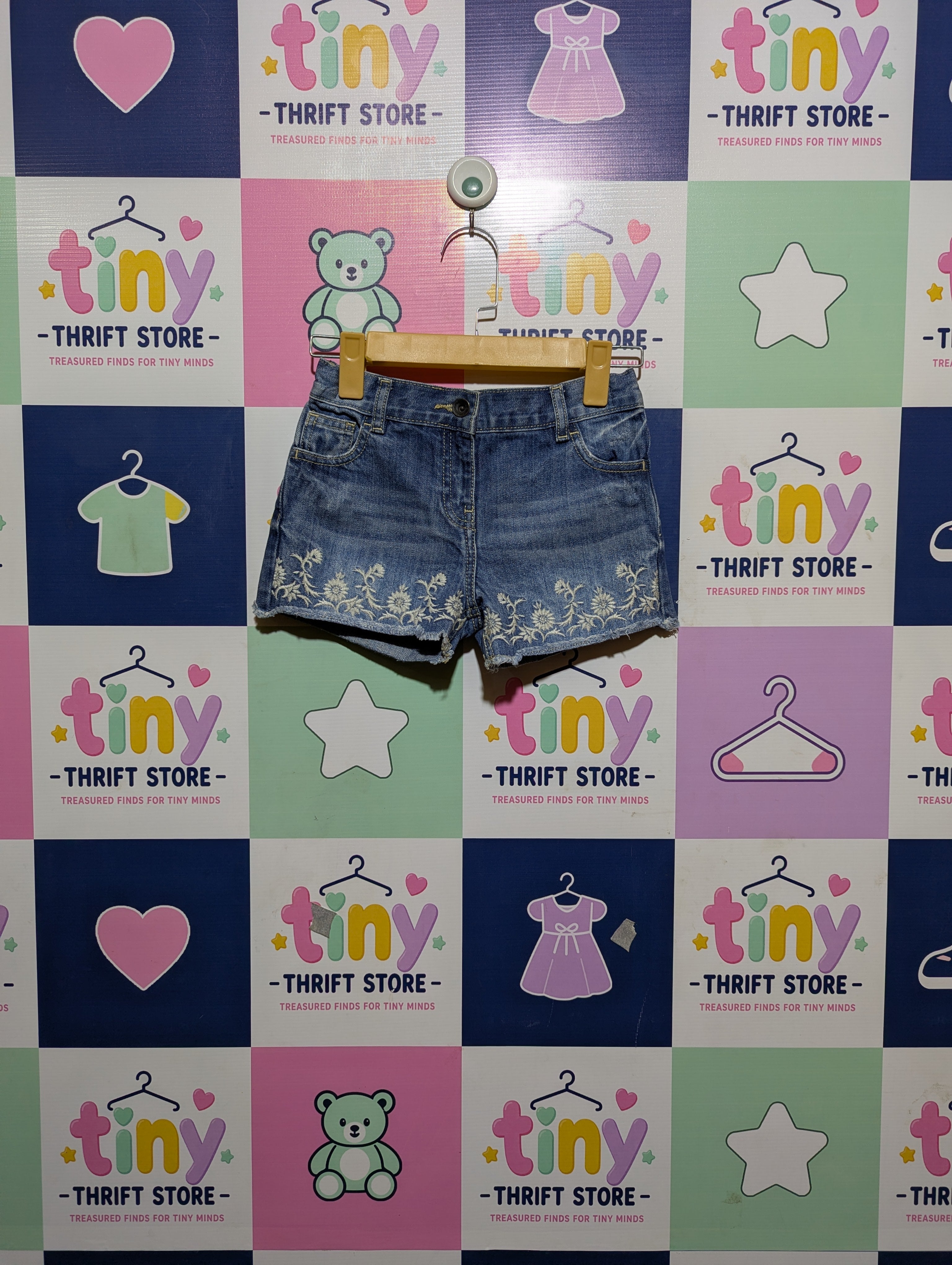 F&F Girls Blue "Floral Embroidery" Denim Shorts - Size 7-8 Years Estimated Age 7-8 Years AB2