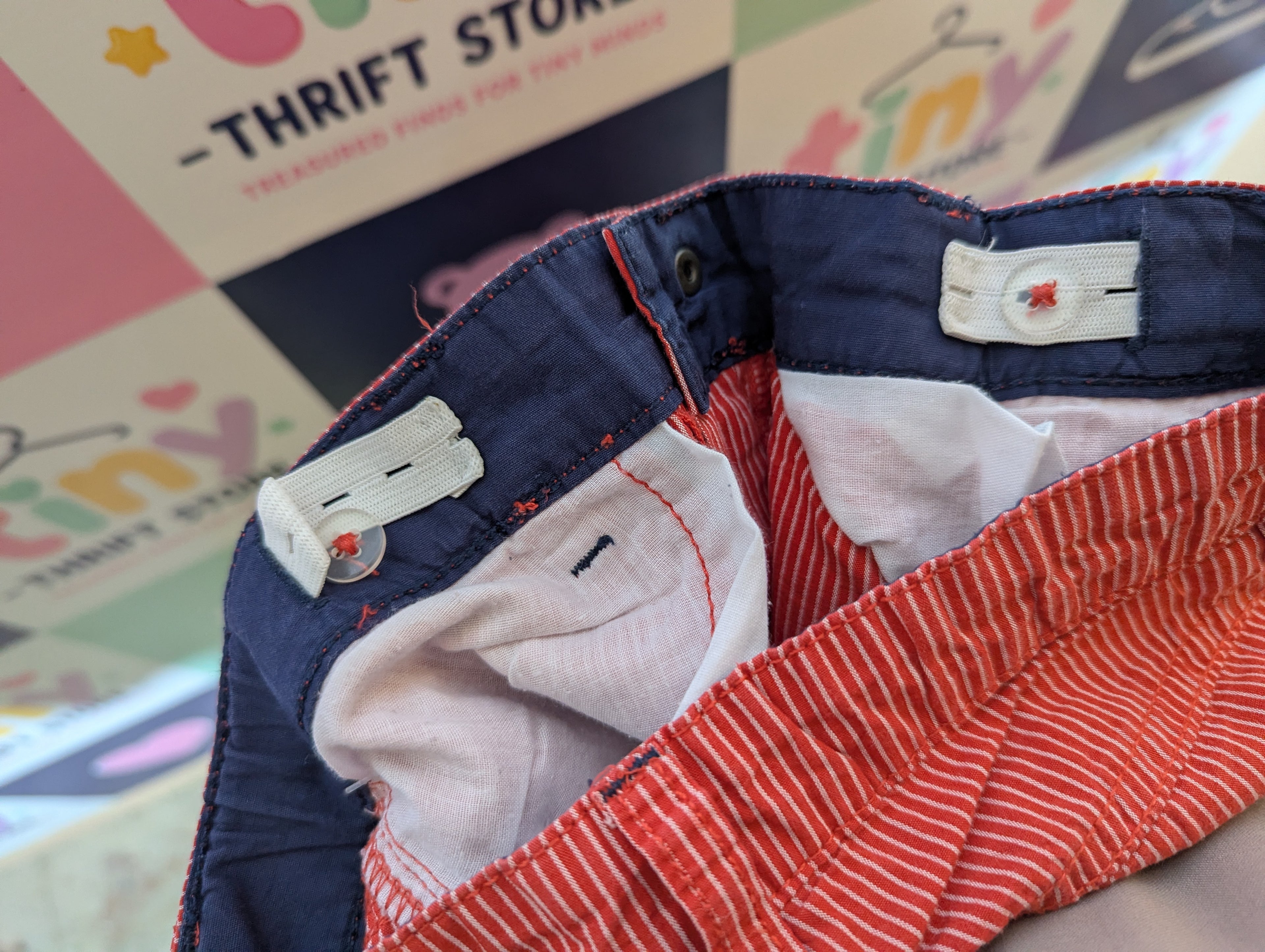 KIDS Boys Red & White Pinstripe Casual Trousers - Size 122, Estimated Age 6-7 Years AB2