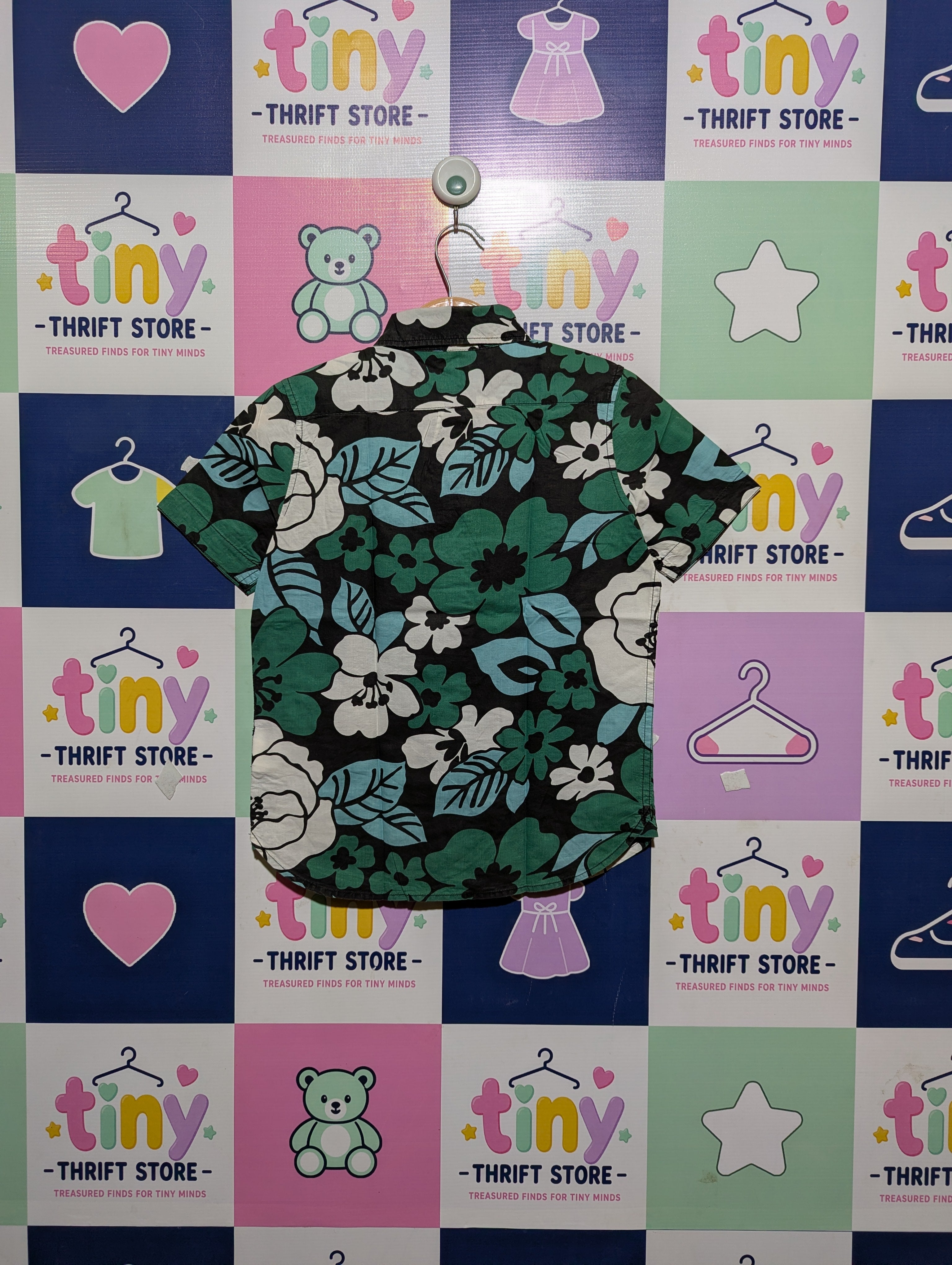 GAP KIDS Boys Black and Green Floral Print Short Sleeve Button-Down Shirt - Size S (6-7), Estimated Age 6-7 Years AB2