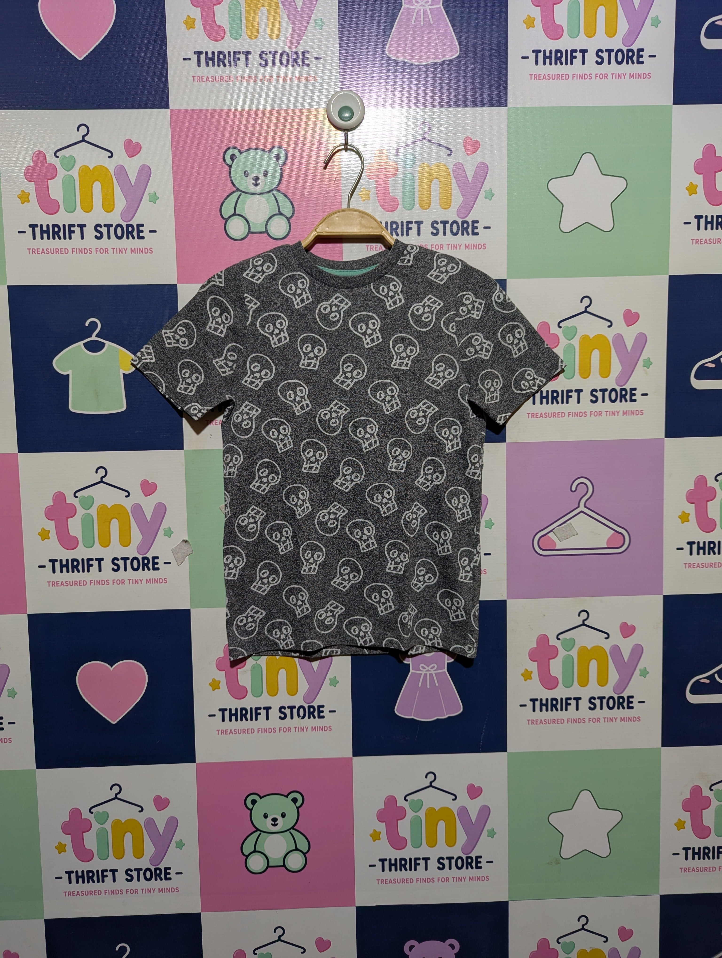 F&F Boys Heather Grey "All-Over Skull Print" Short Sleeve Tee - Size 6-7 Years AB2