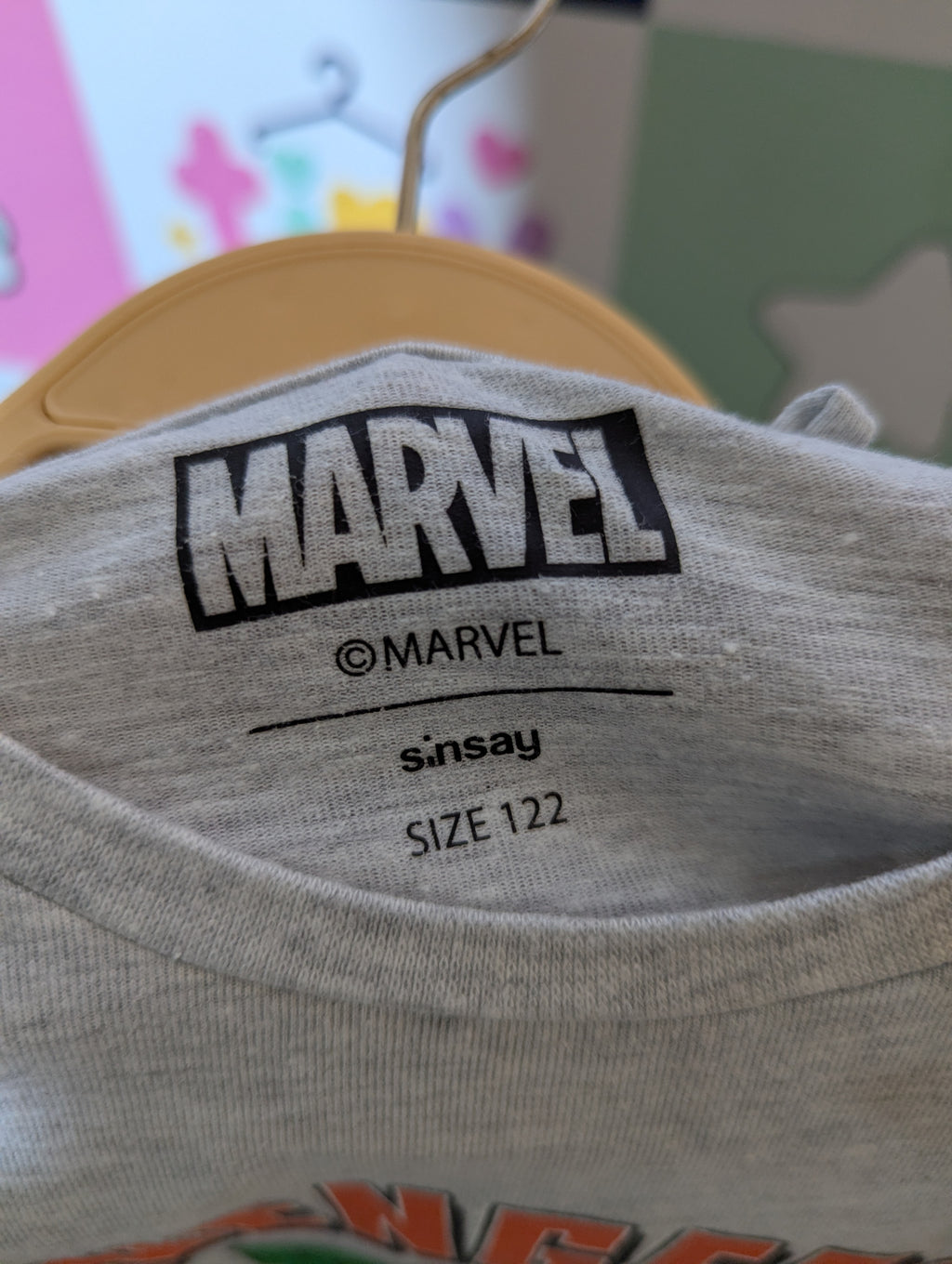 Sinsay Boys Grey "Marvel Avengers" Graphic Tee - Size 122 Estimated Age 6-7 Years AB2