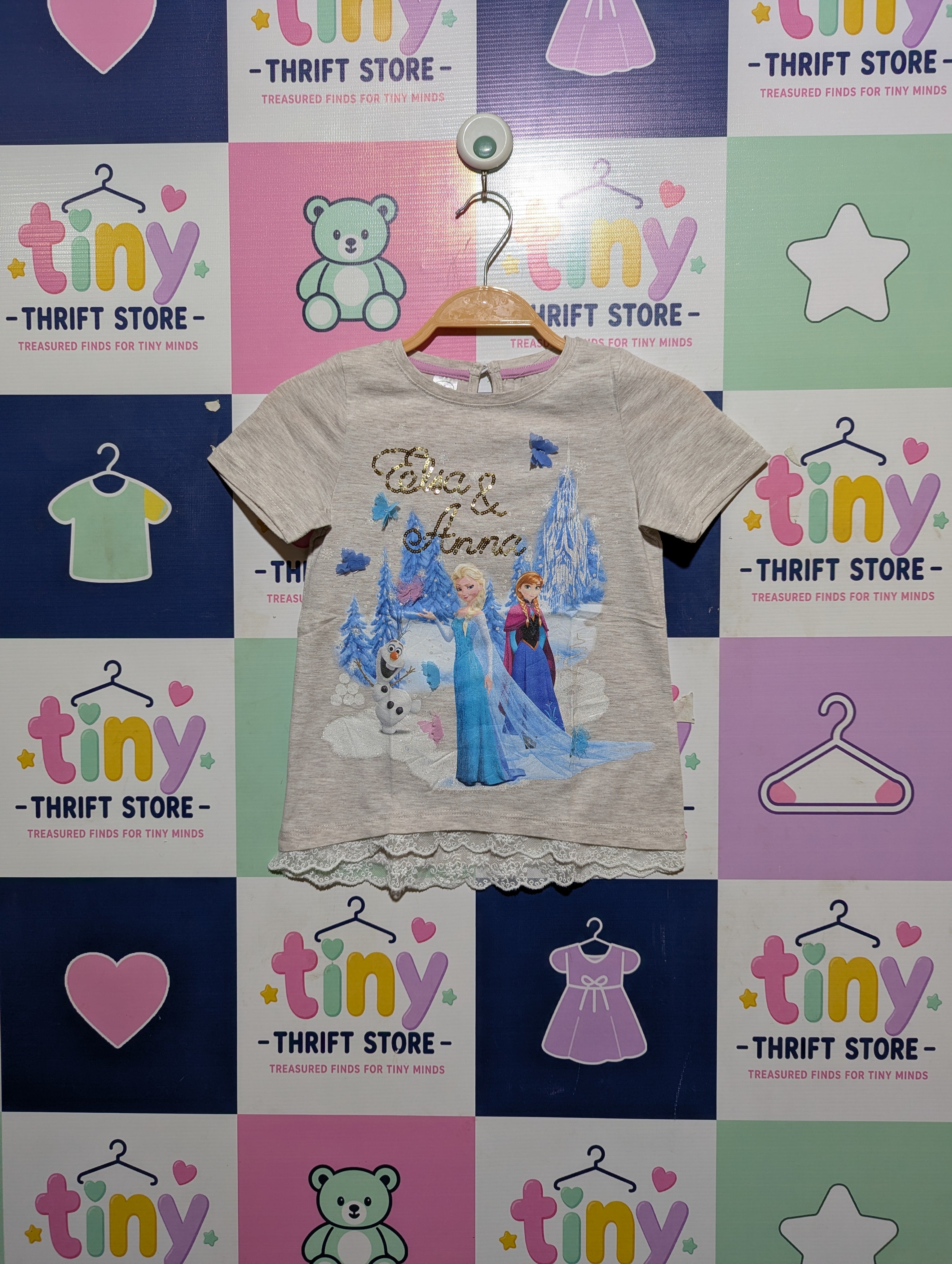 Disney Girls "Frozen" Elsa & Anna Graphic Tee - Size Estimated Age 5-6 Years AB2