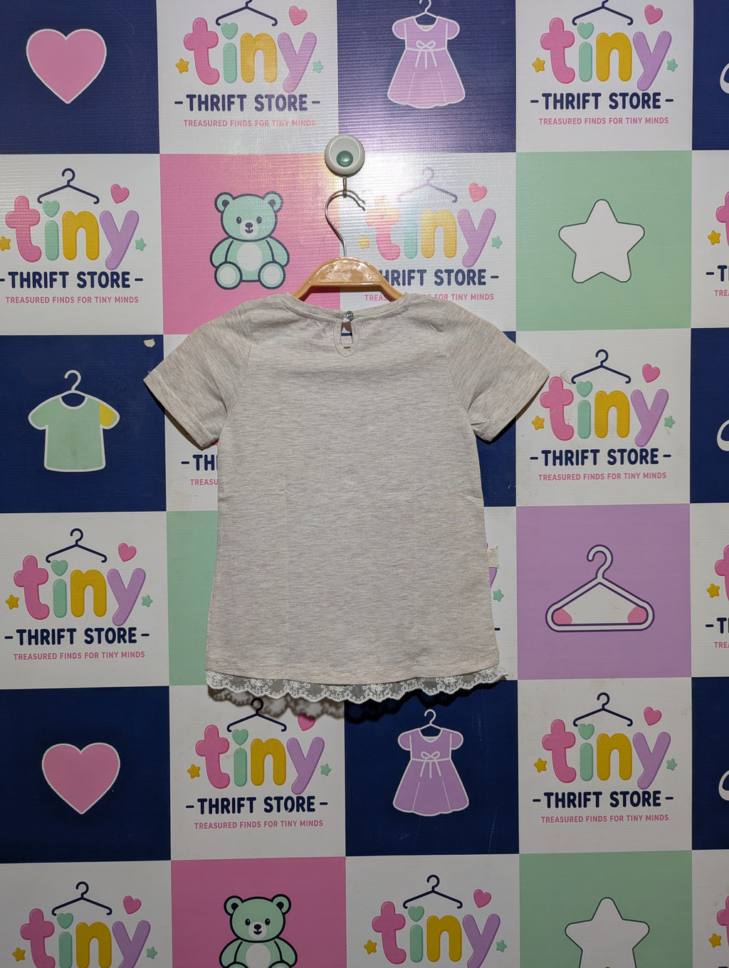 Disney Girls "Frozen" Elsa & Anna Graphic Tee - Size Estimated Age 5-6 Years AB2