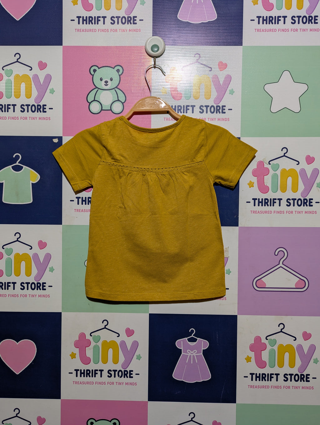 Kiabi Girls Mustard "Lace Detail" Classic Tee - Size Estimated Age 5 Years AB2