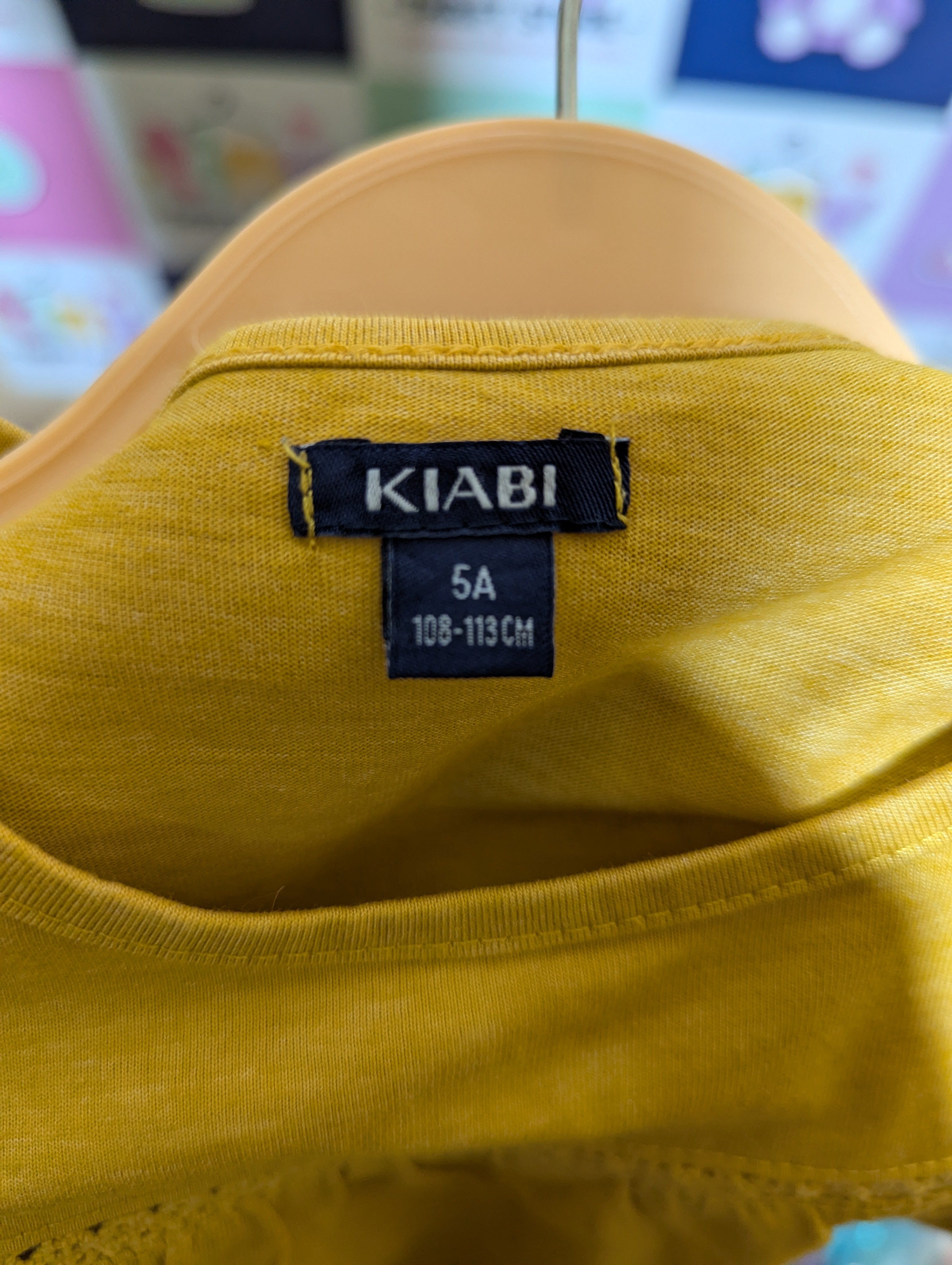 Kiabi Girls Mustard "Lace Detail" Classic Tee - Size Estimated Age 5 Years AB2