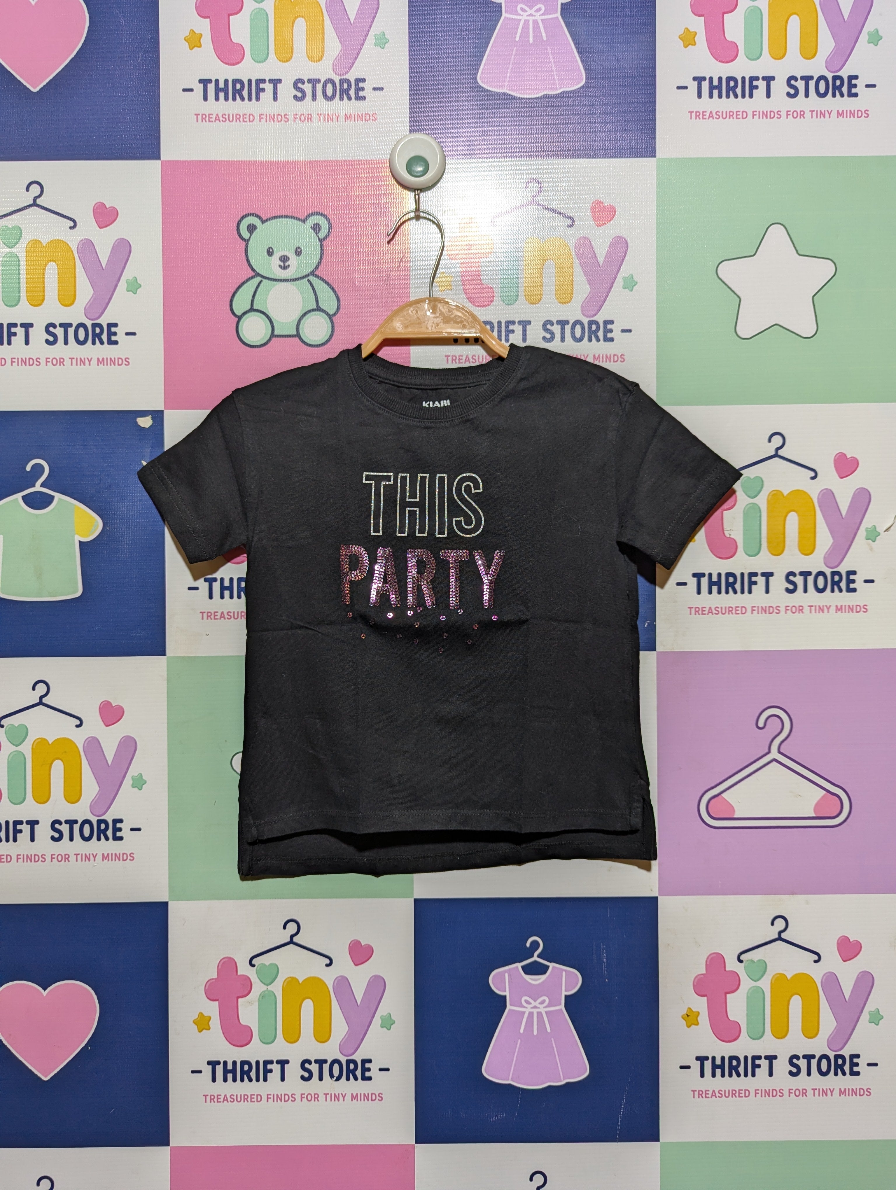 Kiabi Girls Black "This Party" Sequin Graphic Tee - Size 5A (Estimated Age 5 Years) AB2