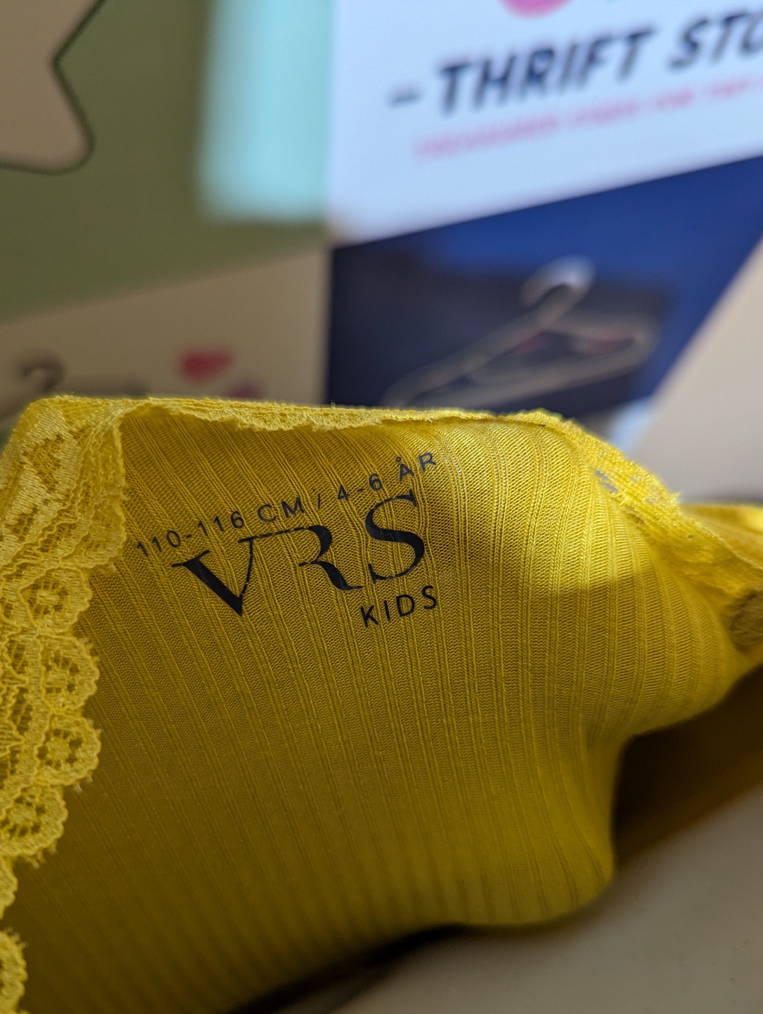 VRS Kids Girls Mustard "Lace Trim" Long Sleeve Tee - Size Estimated Age 6 Years AB2