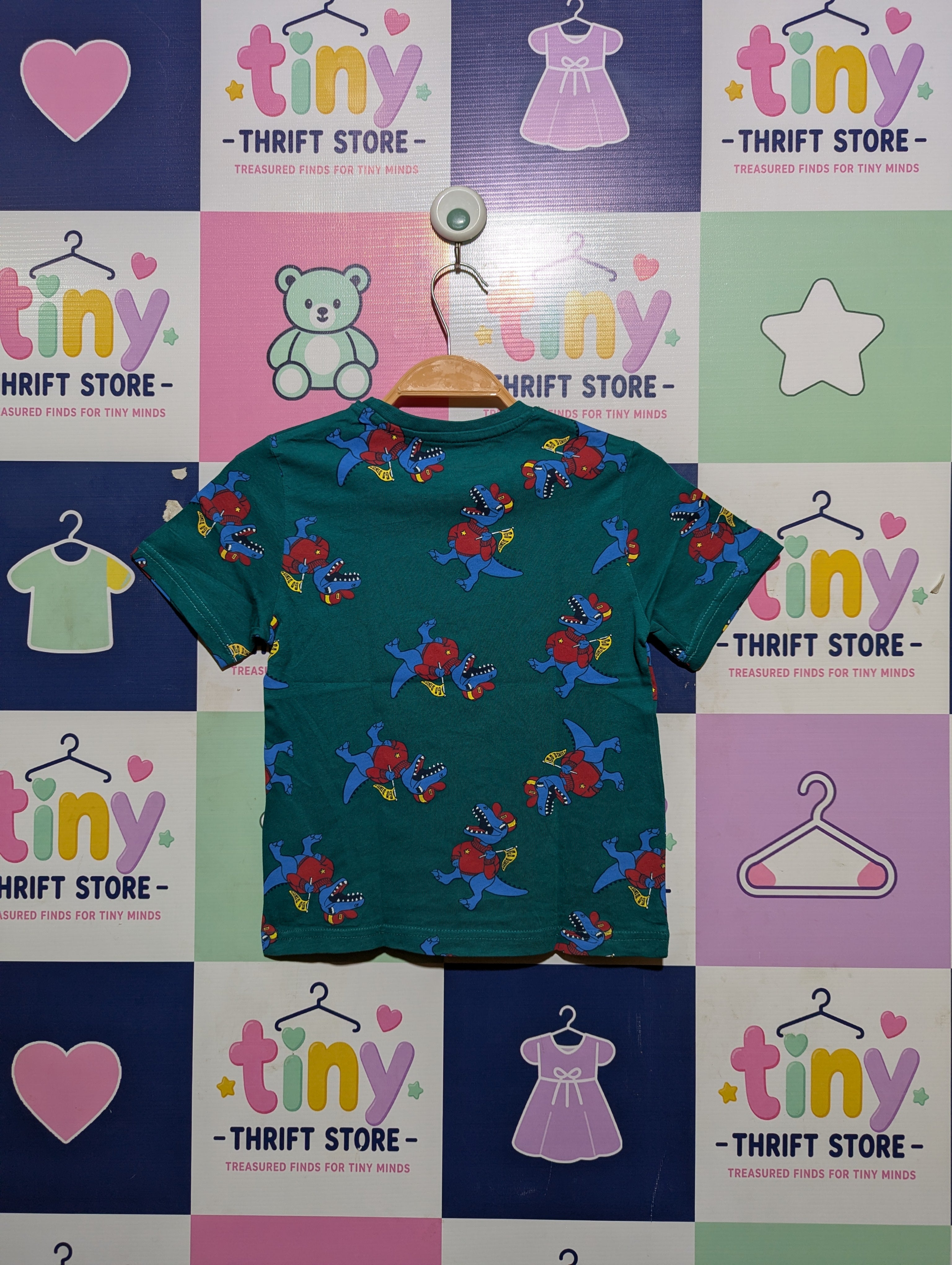 Primark Cares Boys Green "Dino Adventurer" Patterned T-Shirt - Size 4-5 Years (Estimated Age 4-5 Years) AB2