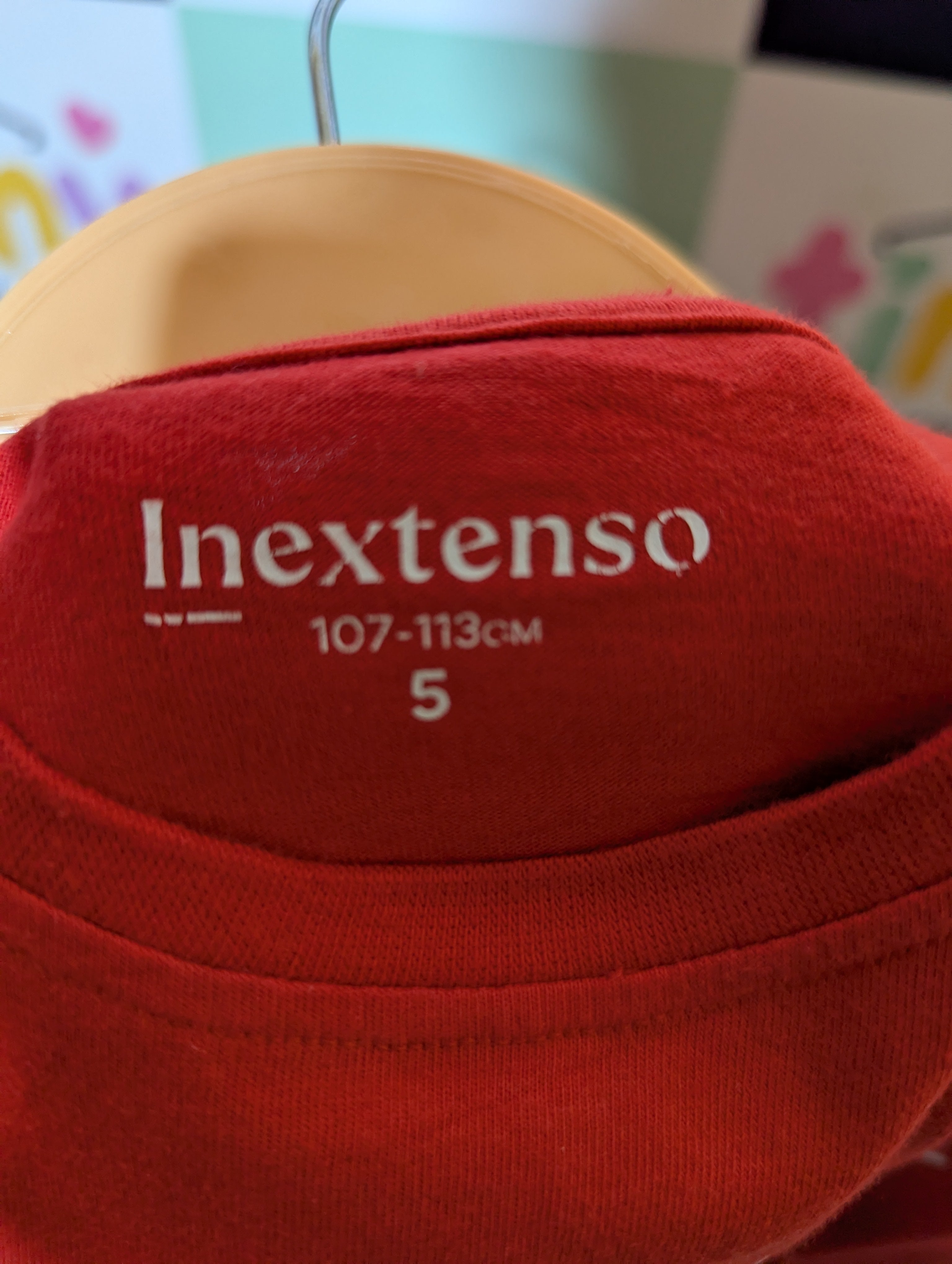 Inextenso Boys Red "Manhattan Team" Basketball Graphic Tee - Size 5 Years (Estimated Age 5 Years) AB2
